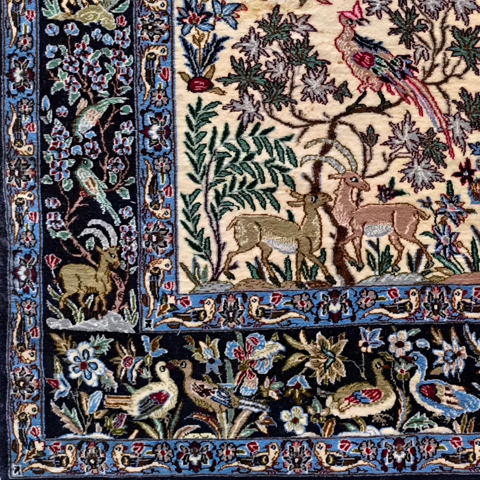 Tapis Isfahan noué à la main, motif d'arbre de vie, animaux figuratifs en vente 4
