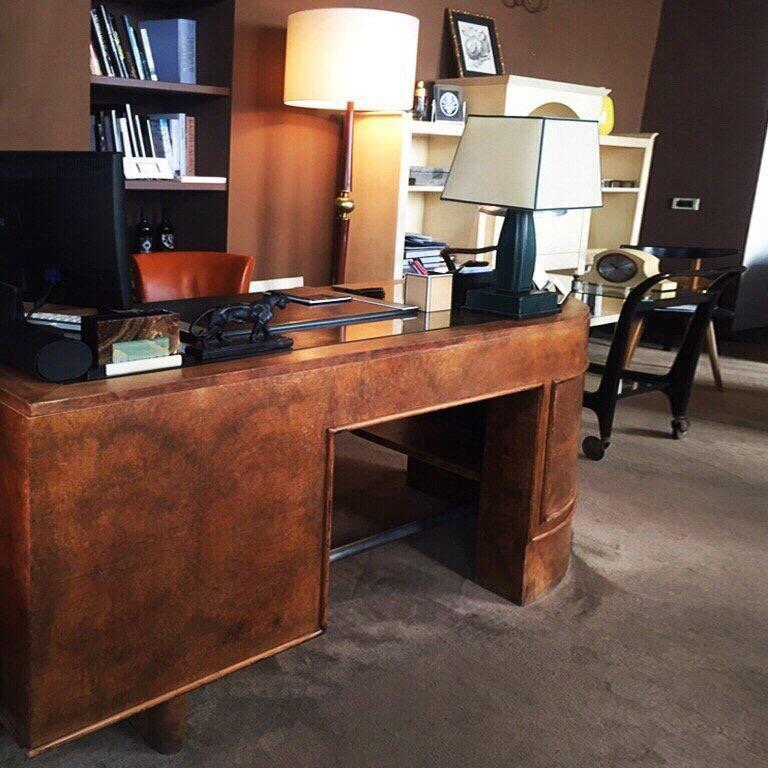 Art Déco Original Italian Art Deco Desk in Walnut and Briar Root, 1930s in vendita