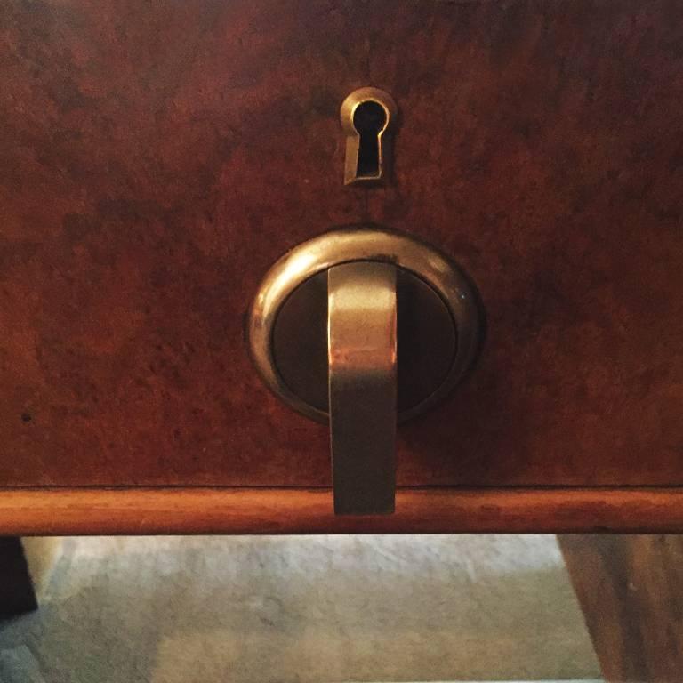 Metà XX secolo Original Italian Art Deco Desk in Walnut and Briar Root, 1930s in vendita