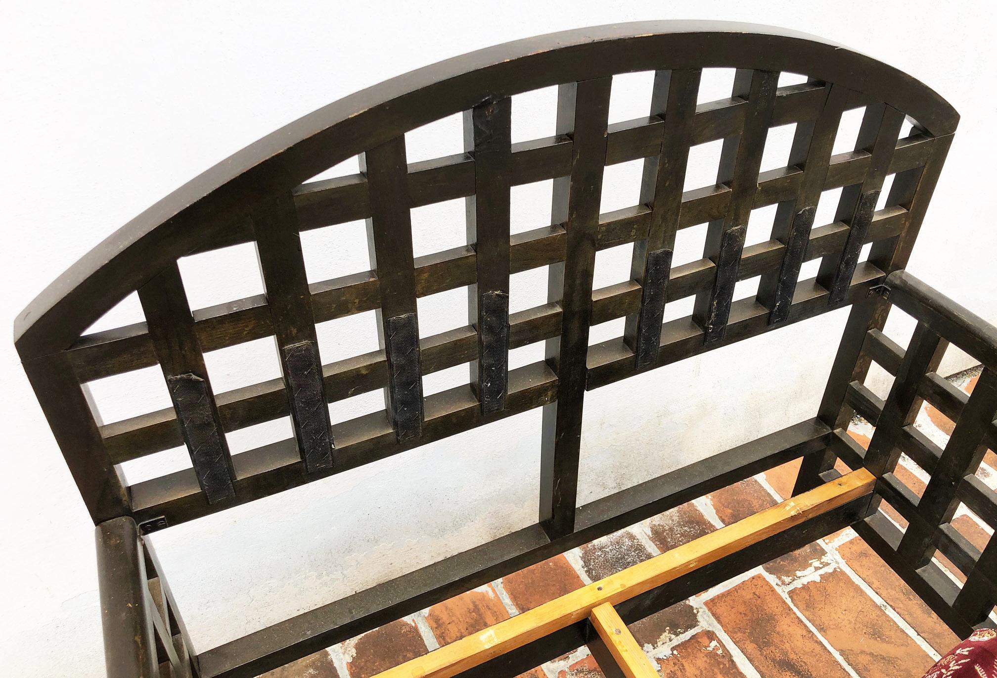 Italiano Divano originale in faggio italiano  con cuscini damascati, design particolare in vendita