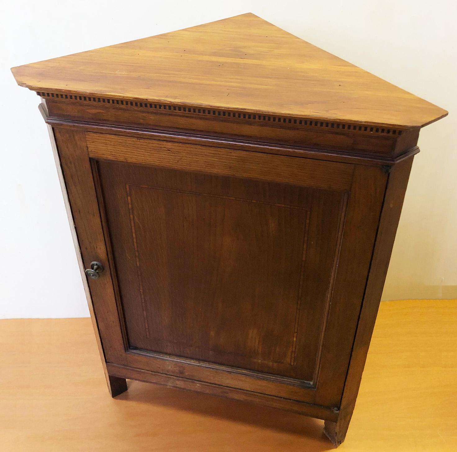 Country Original Italian Corner Cupboard from 1930 in Oak with Honey-Colored Inlays