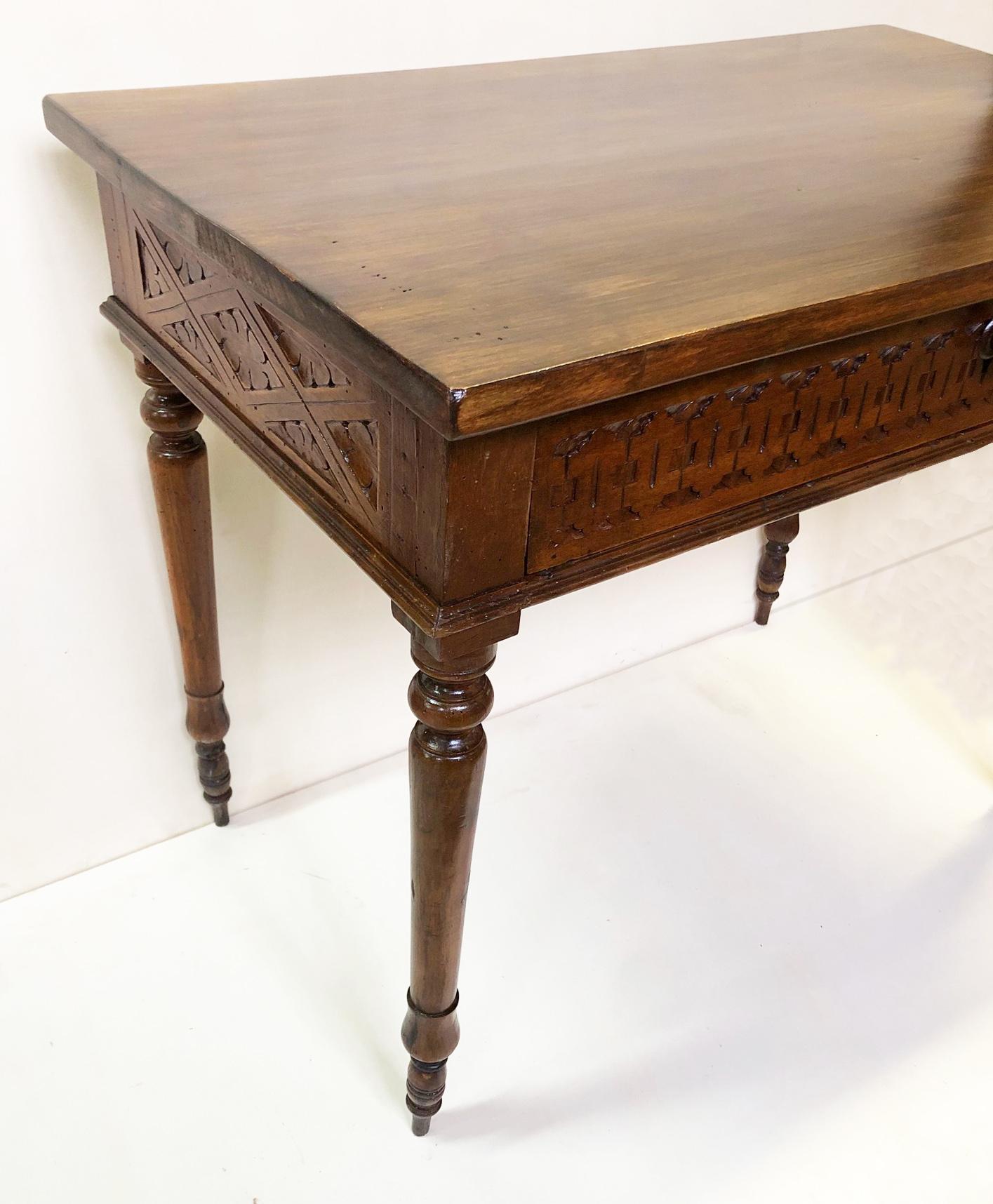 Country Original Italian Desk Table in Walnut with Perimeter Carvings from 1880