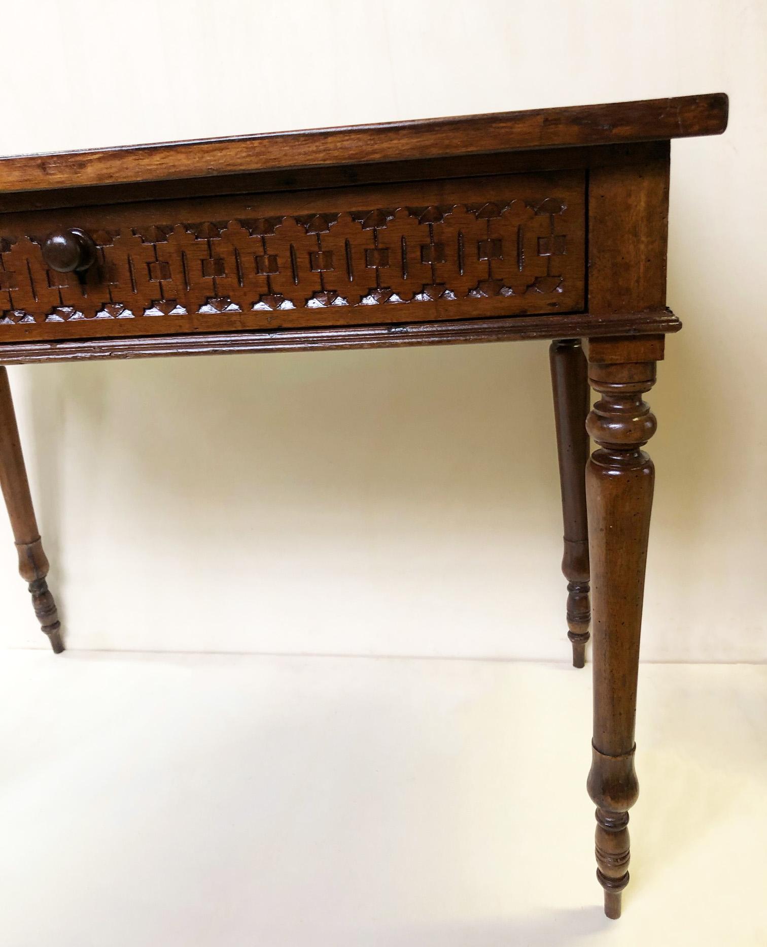 Original Italian Desk Table in Walnut with Perimeter Carvings from 1880 1