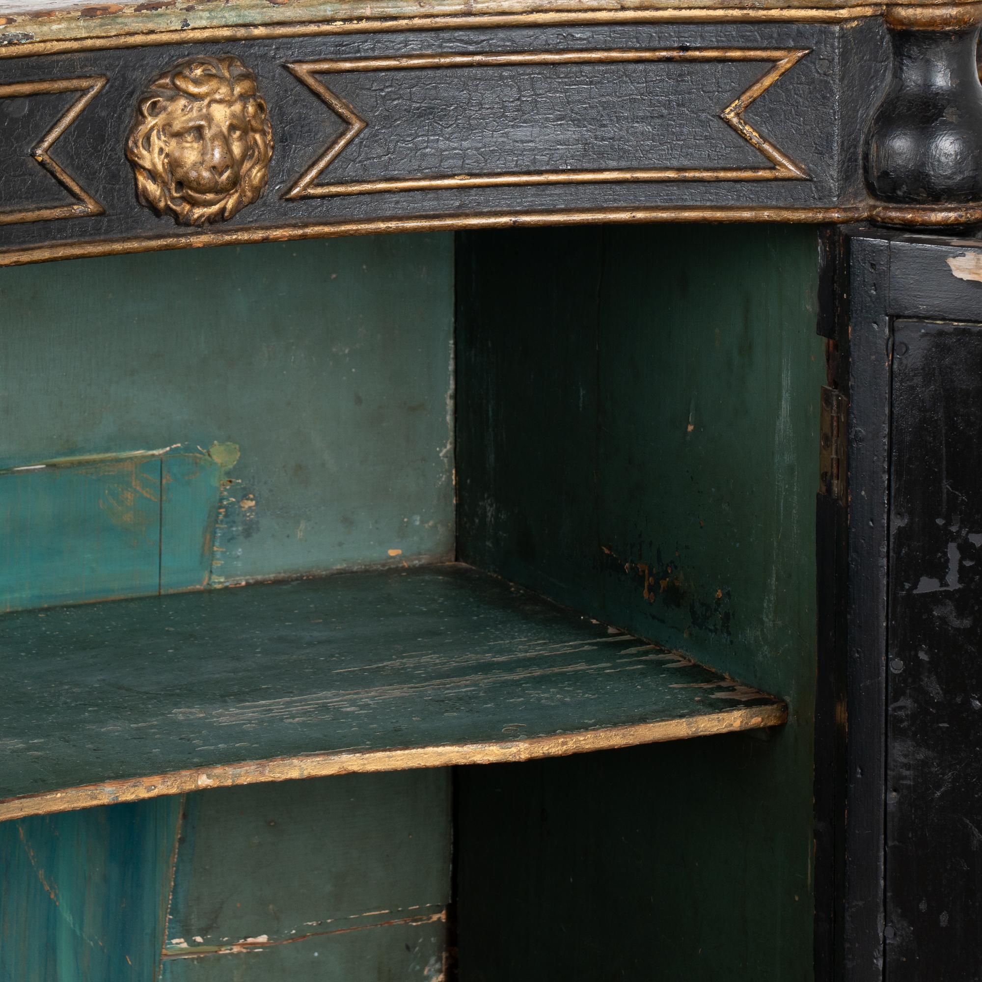 Original Italian Painted Sideboard with Four Concave Doors, circa 1820-40 4