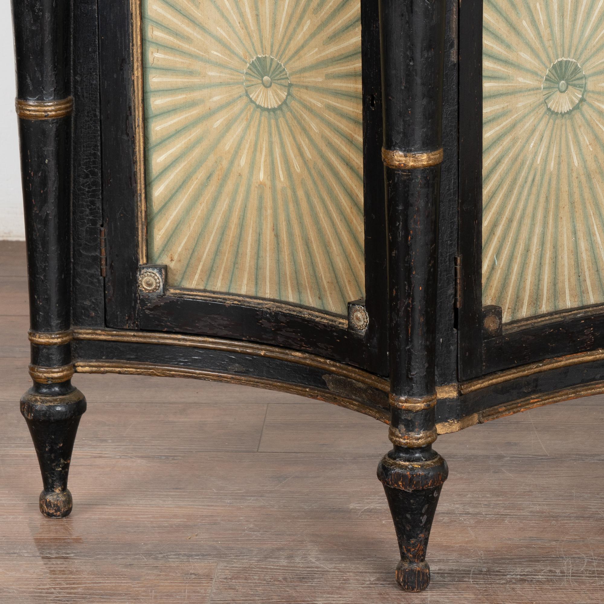 Original Italian Painted Sideboard with Four Concave Doors, circa 1820-40 6