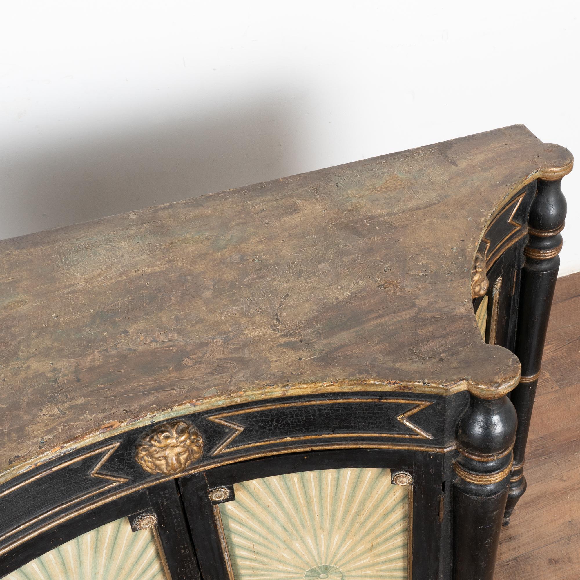 Original Italian Painted Sideboard with Four Concave Doors, circa 1820-40 1