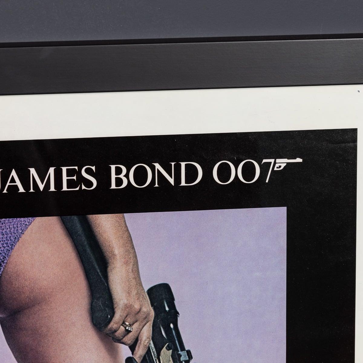 Gerahmtes Originalplakat „For Your Eyes Only“ von James Bond, ca. 1981 (Holz) im Angebot