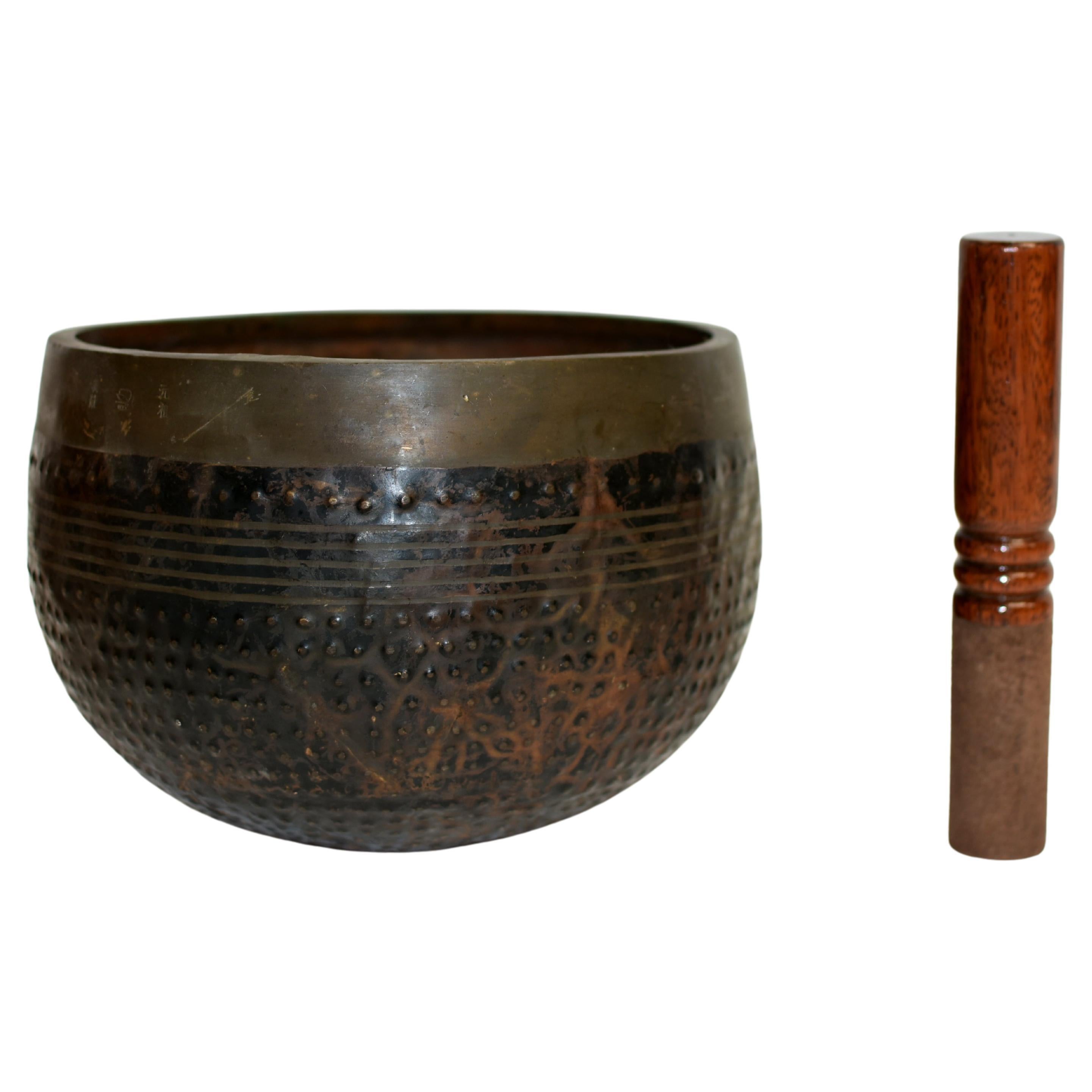 Original Japanese Antique Temple Singing Bowl Signed 10" C4 Tone For Sale