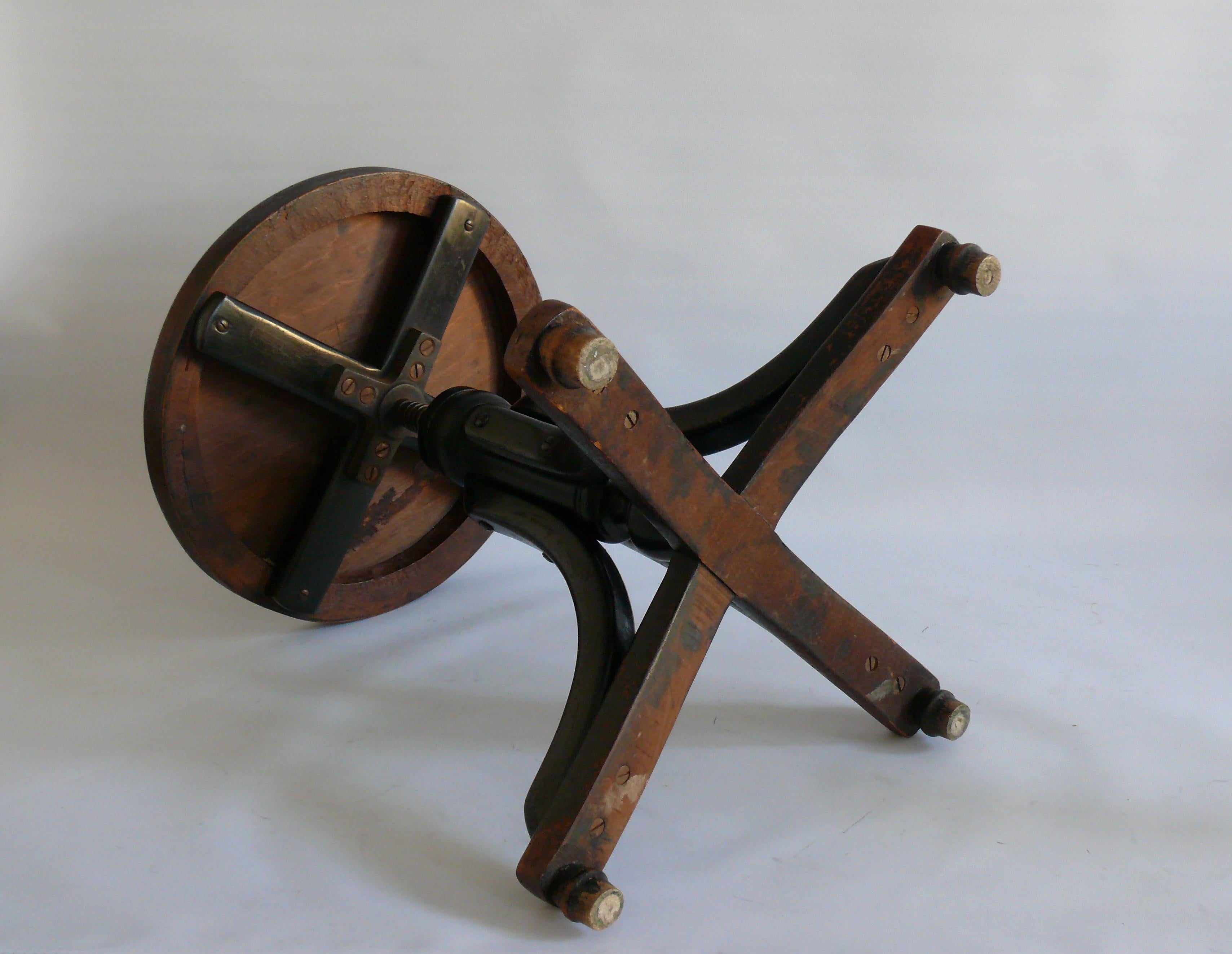 Original J.&J. Taburete para piano Kohn, principios de los años 20. Siglo en venta 3