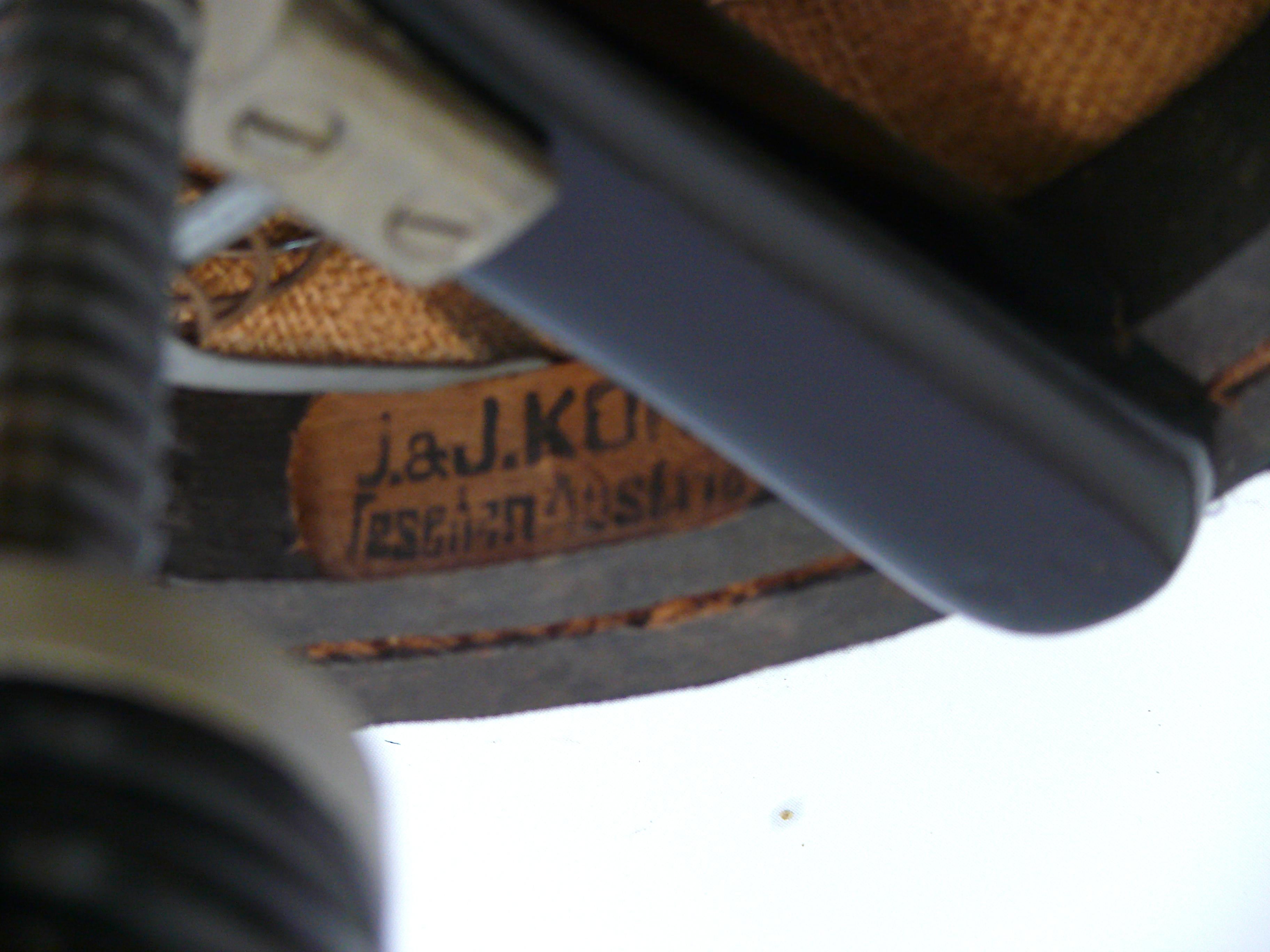 Original J.&J. Taburete para piano Kohn, principios de los años 20. Siglo Madera