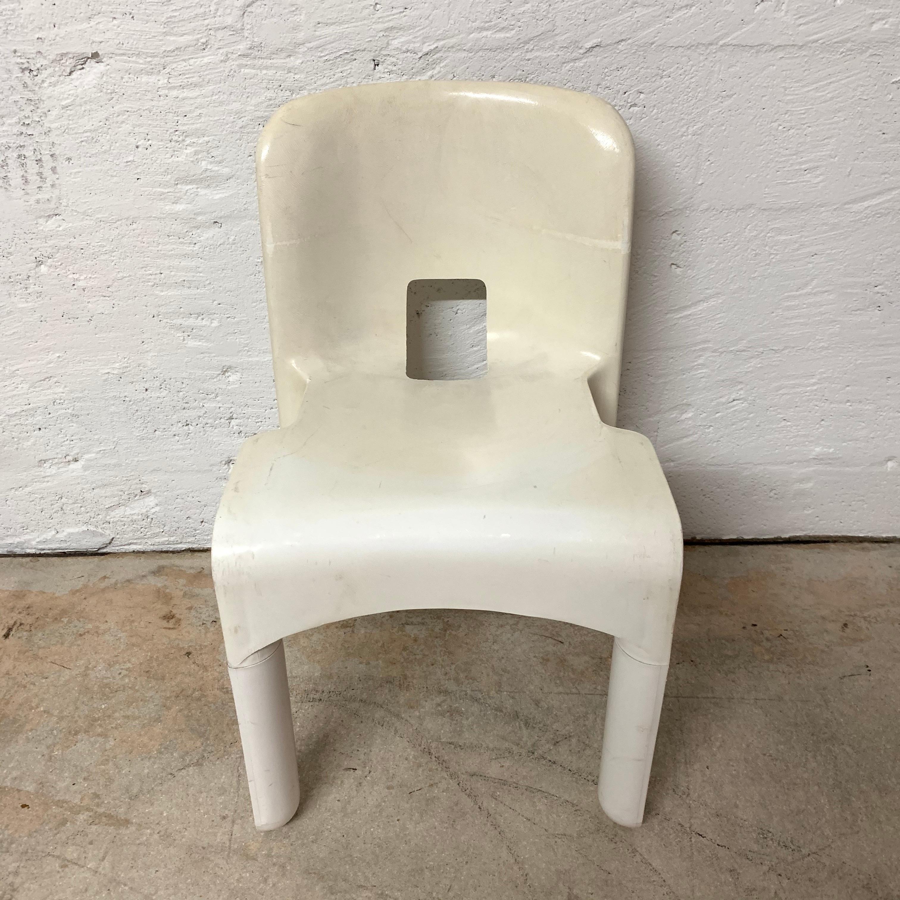 Chaise Universale originale rendue en polycarbonate, conçue par Joe Colombo pour Kartell, Italie, et fabriquée par Beylerian LTD, années 1960.