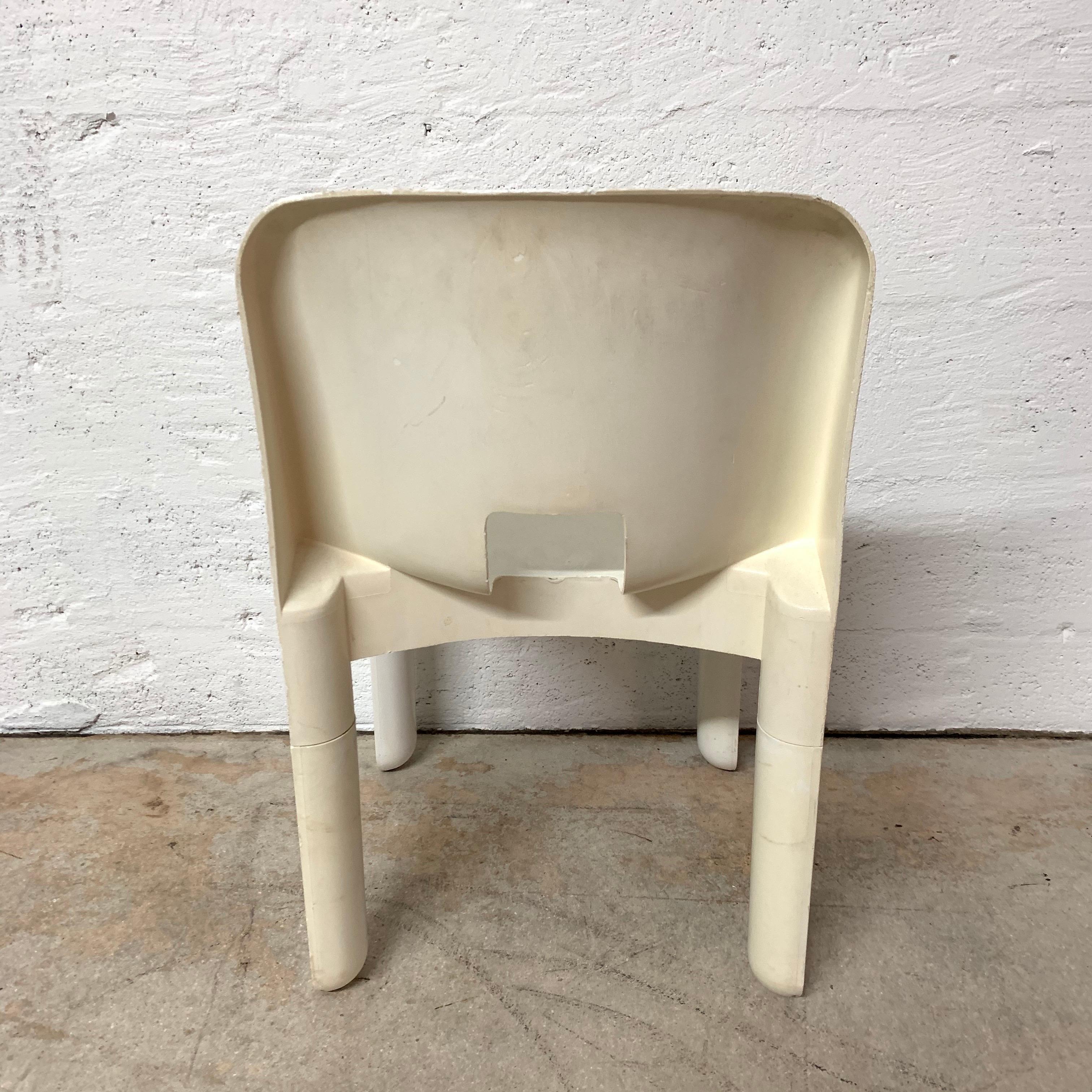 Original Joe Colombo Universale Chair by Beylerian LTD for Kartell, Italy, 1960s In Distressed Condition For Sale In Miami, FL