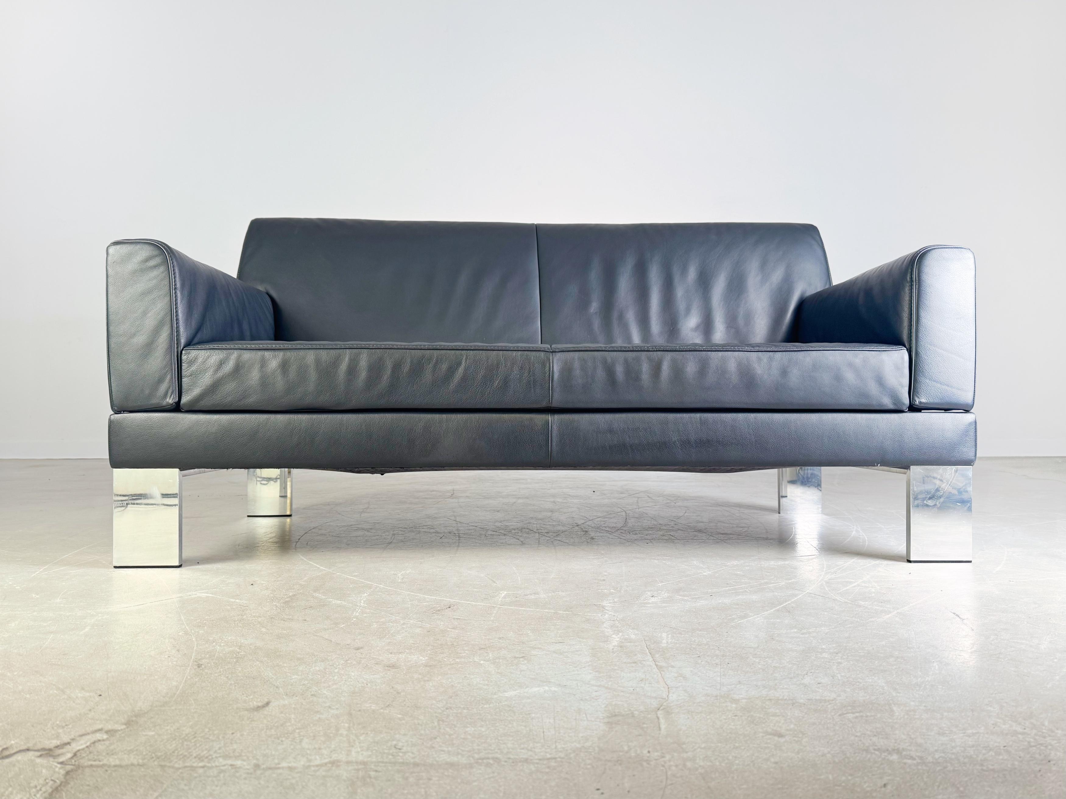 Post-Modern Original Jori Glove Sofa Zweisitzer klappbar Design Couch Leder For Sale