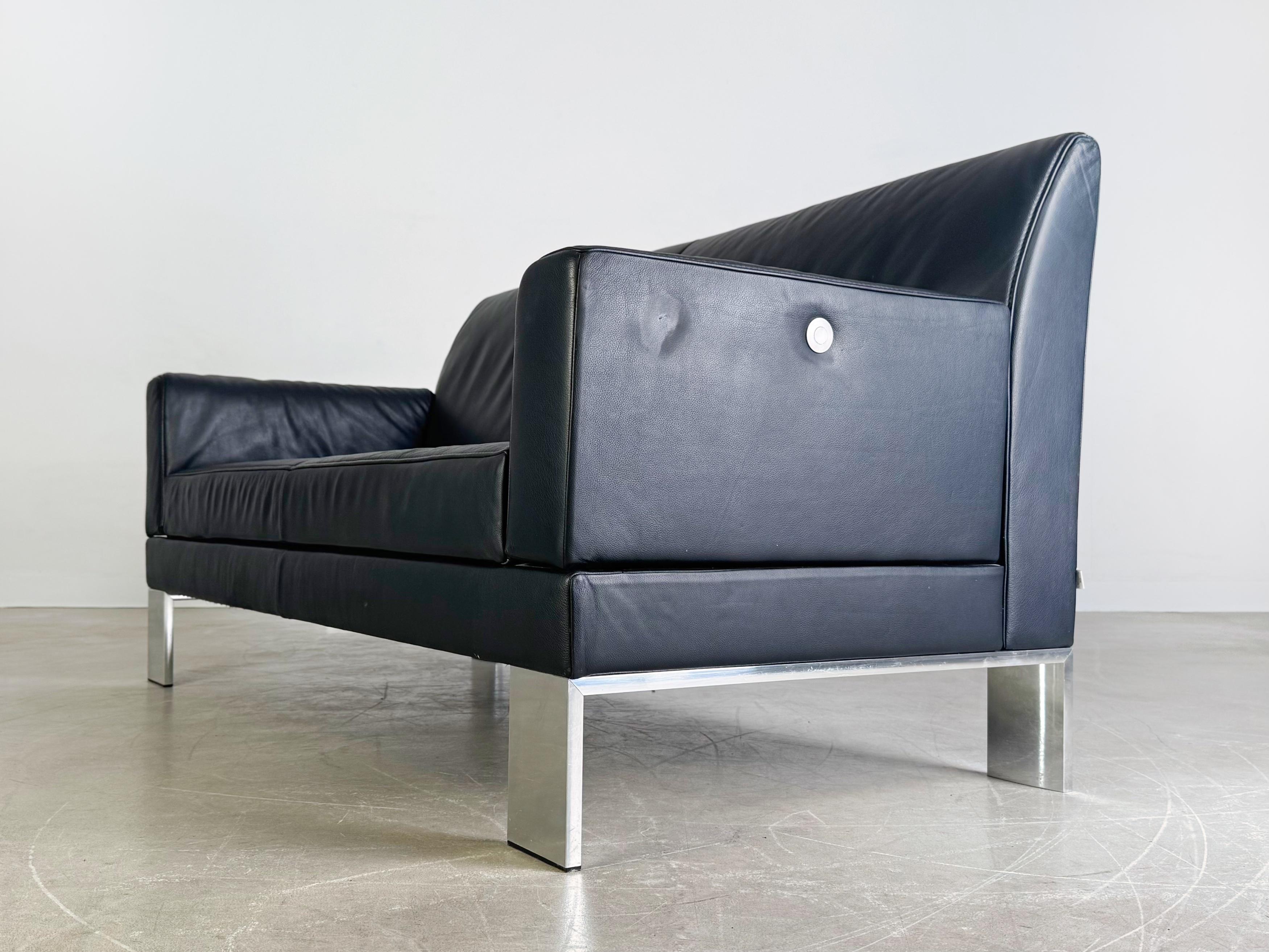 Belgian Original Jori Glove Sofa Zweisitzer klappbar Design Couch Leder For Sale