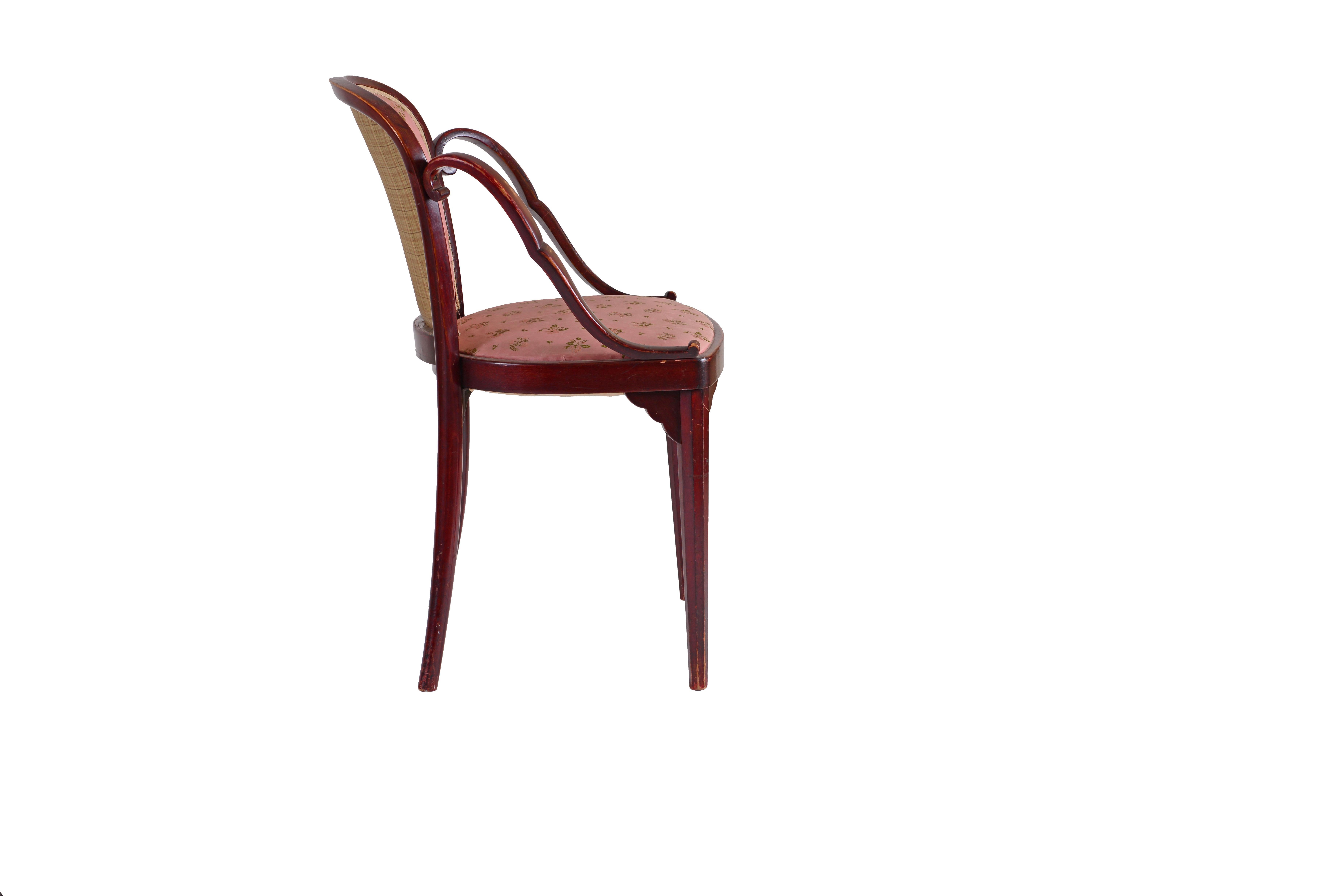 Ein sehr seltener, nicht dokumentierter Stuhl von Josef Hoffmann und J&J Kohn. Ein identischer Stuhl mit Lederbezug ist ebenfalls erhältlich.