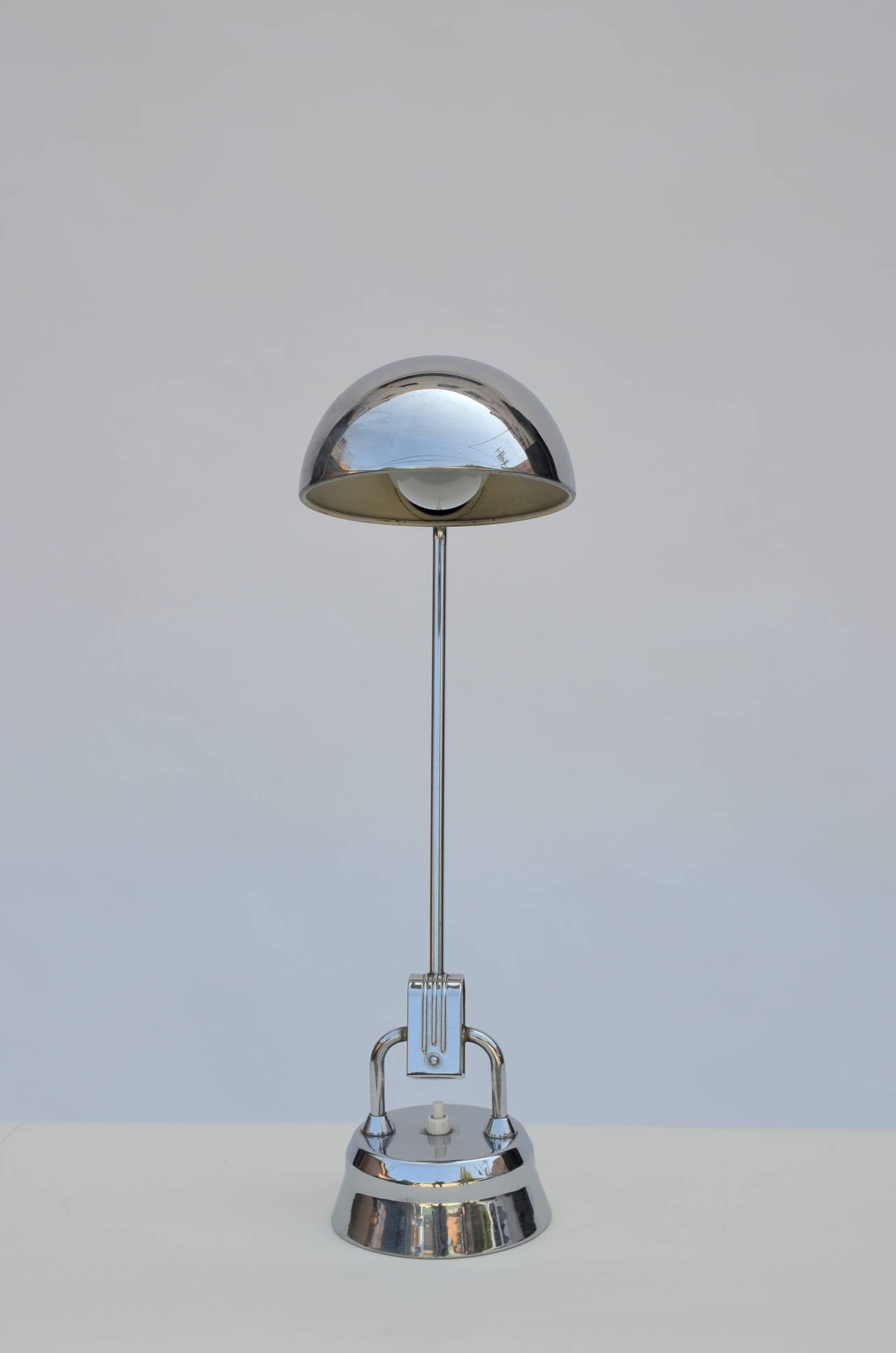 Moderne Lampe d'origine en chrome Jumo 600 sélectionnée par Charlotte Perriand en vente