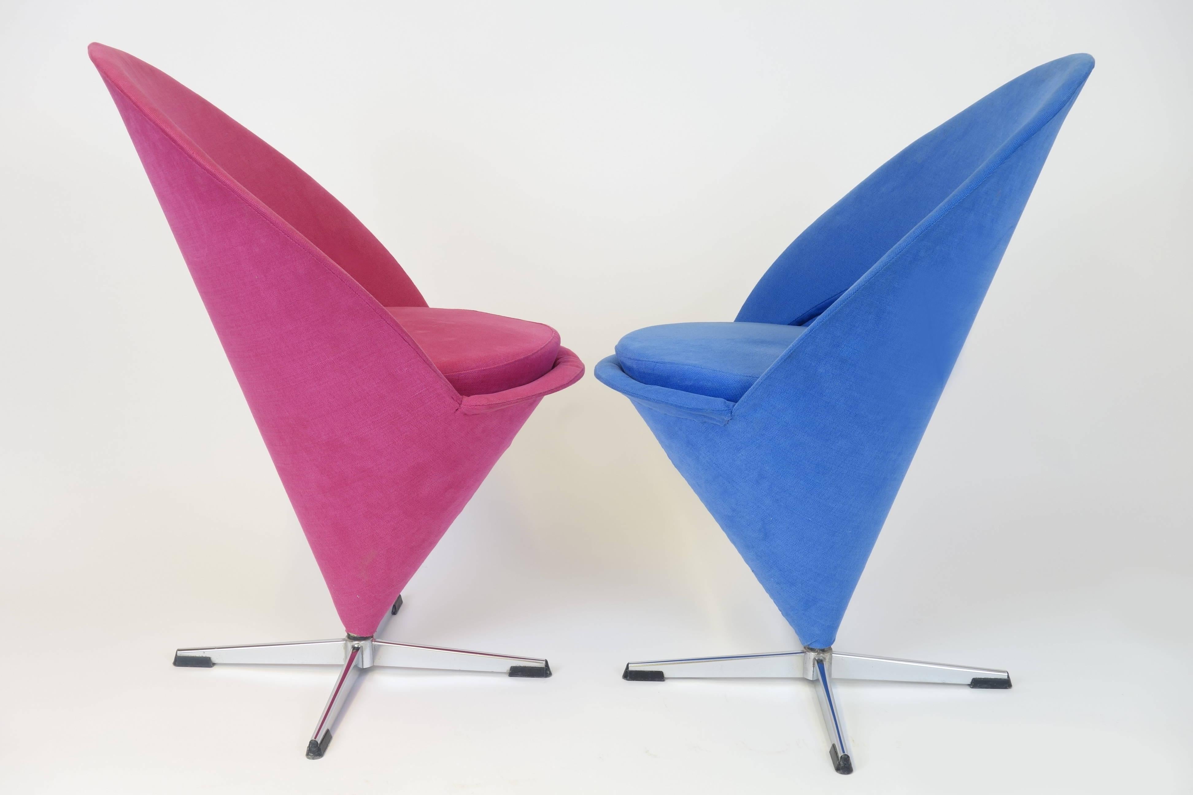 Mid-Century Modern Original K1 Cone Chairs Design Blue Red by Verner Panton, Denmark, 1950s For Sale