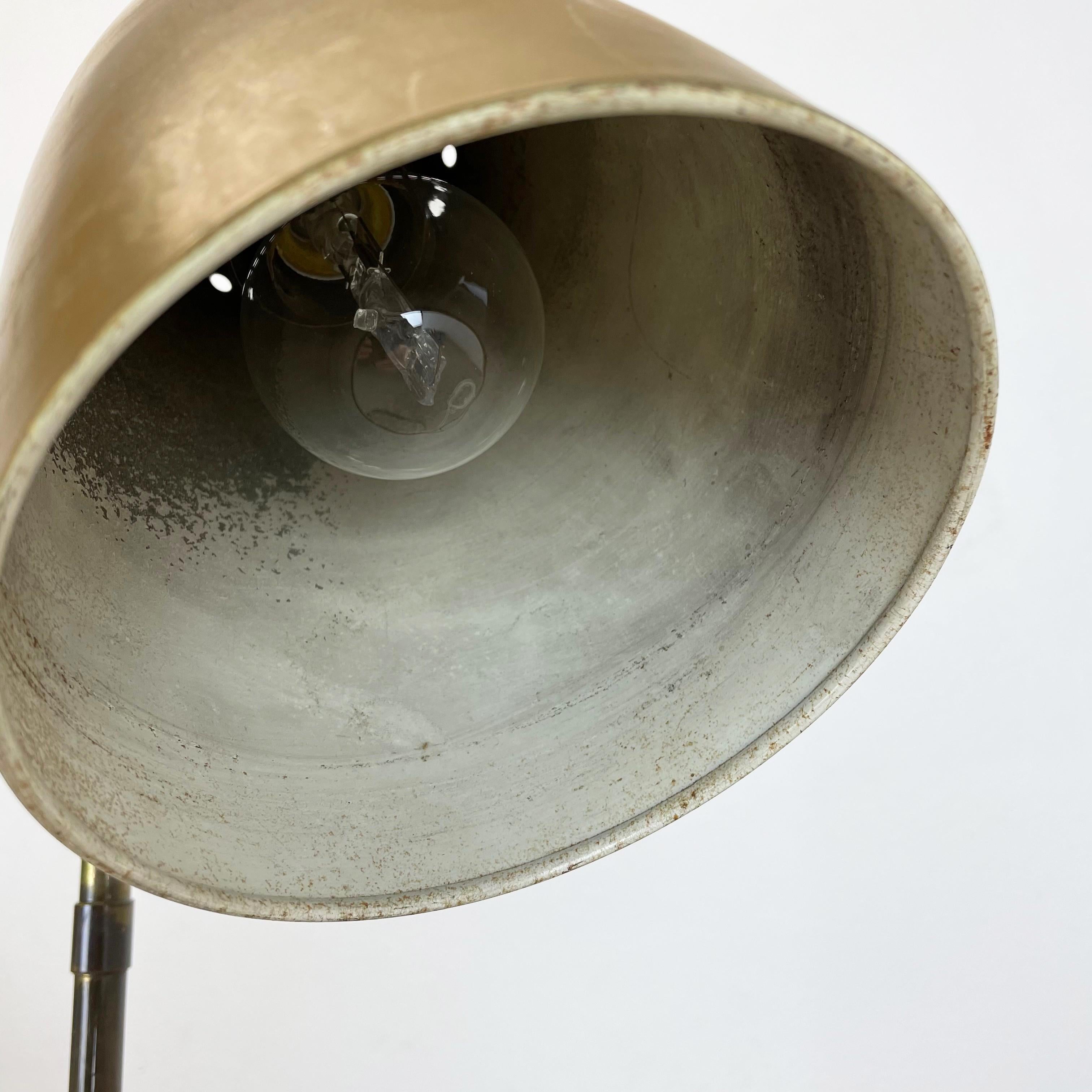 Lampe de bureau d'origine en laiton de style Kalmar Hollywood Regency, Autriche, annes 1950 en vente 7