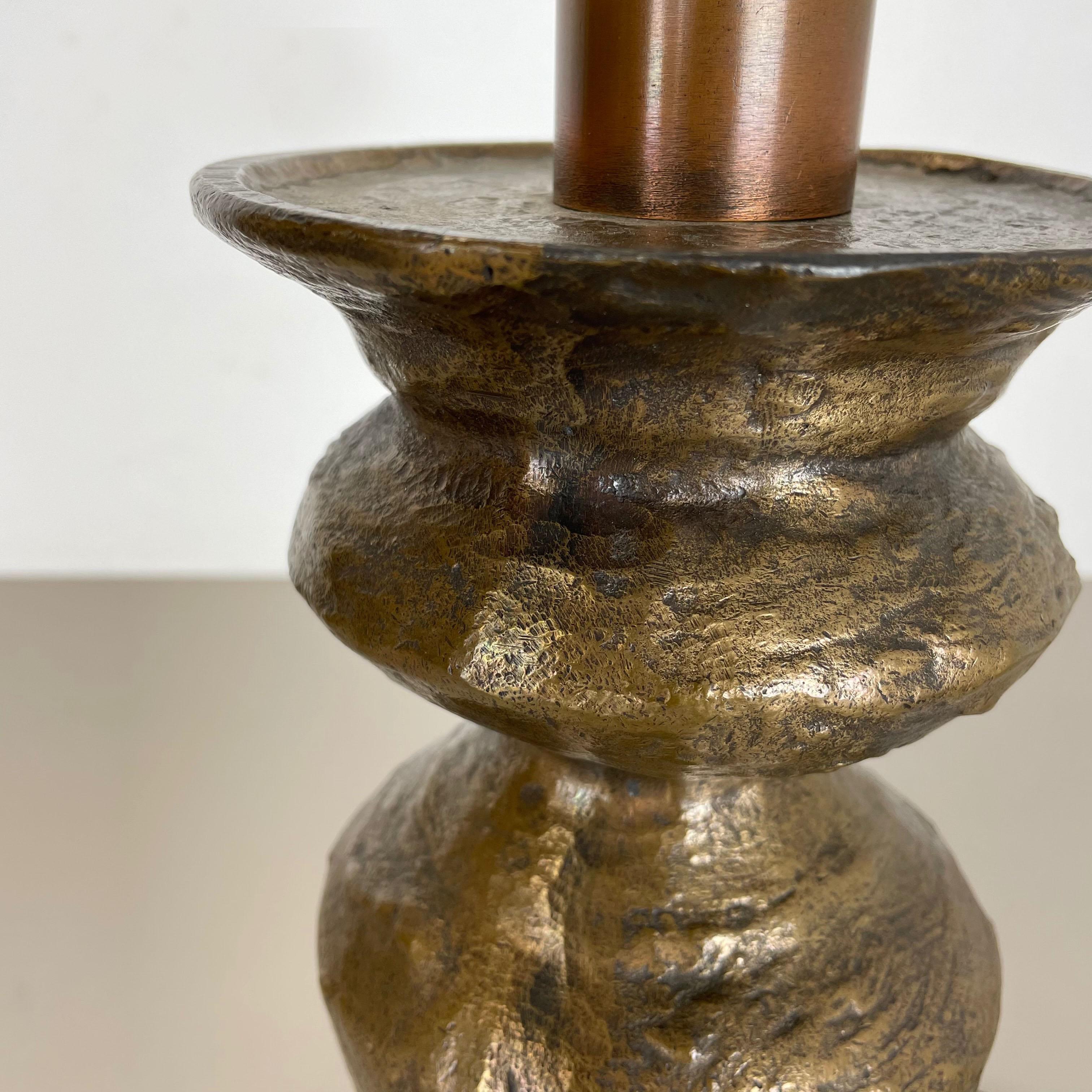 Lámpara de mesa original de bronce estilo Hollywood Regency Kalmar, Austria, años 60 en venta 7