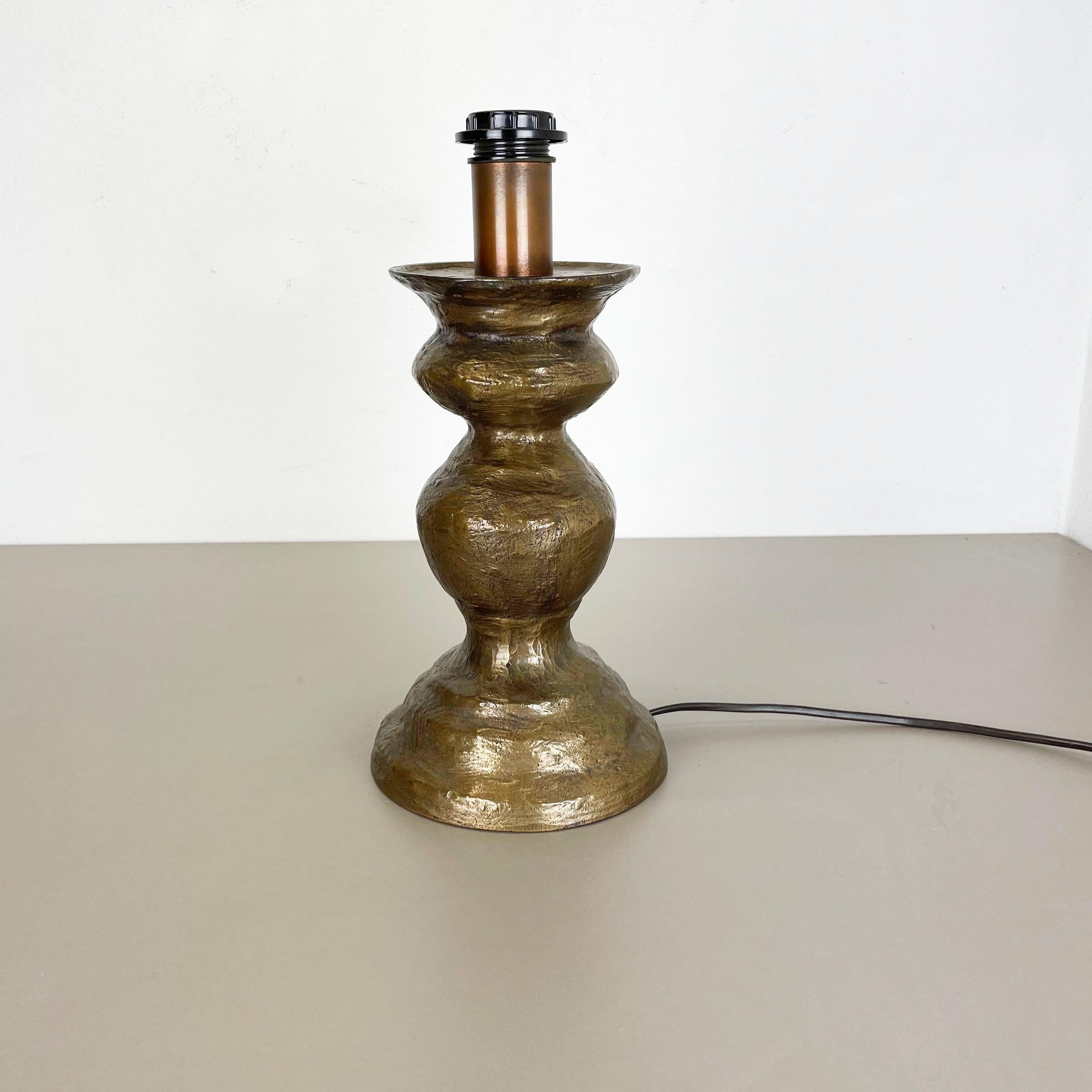 Lámpara de mesa original de bronce estilo Hollywood Regency Kalmar, Austria, años 60 Austríaco en venta