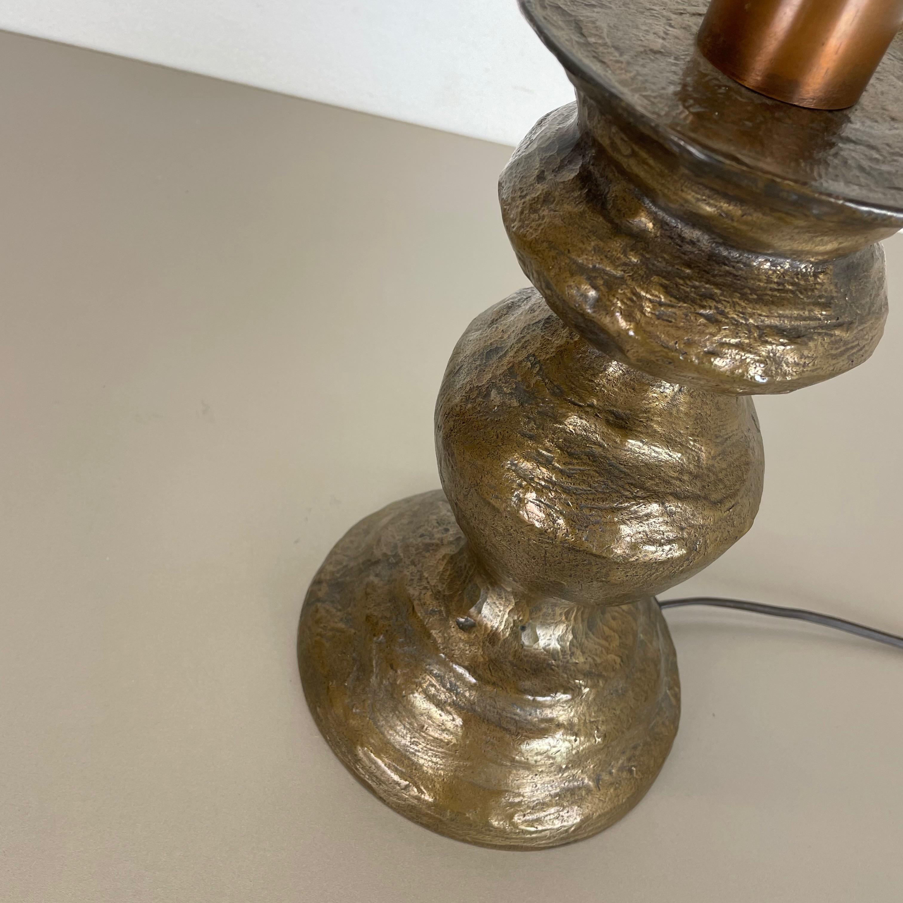 Lámpara de mesa original de bronce estilo Hollywood Regency Kalmar, Austria, años 60 en venta 2