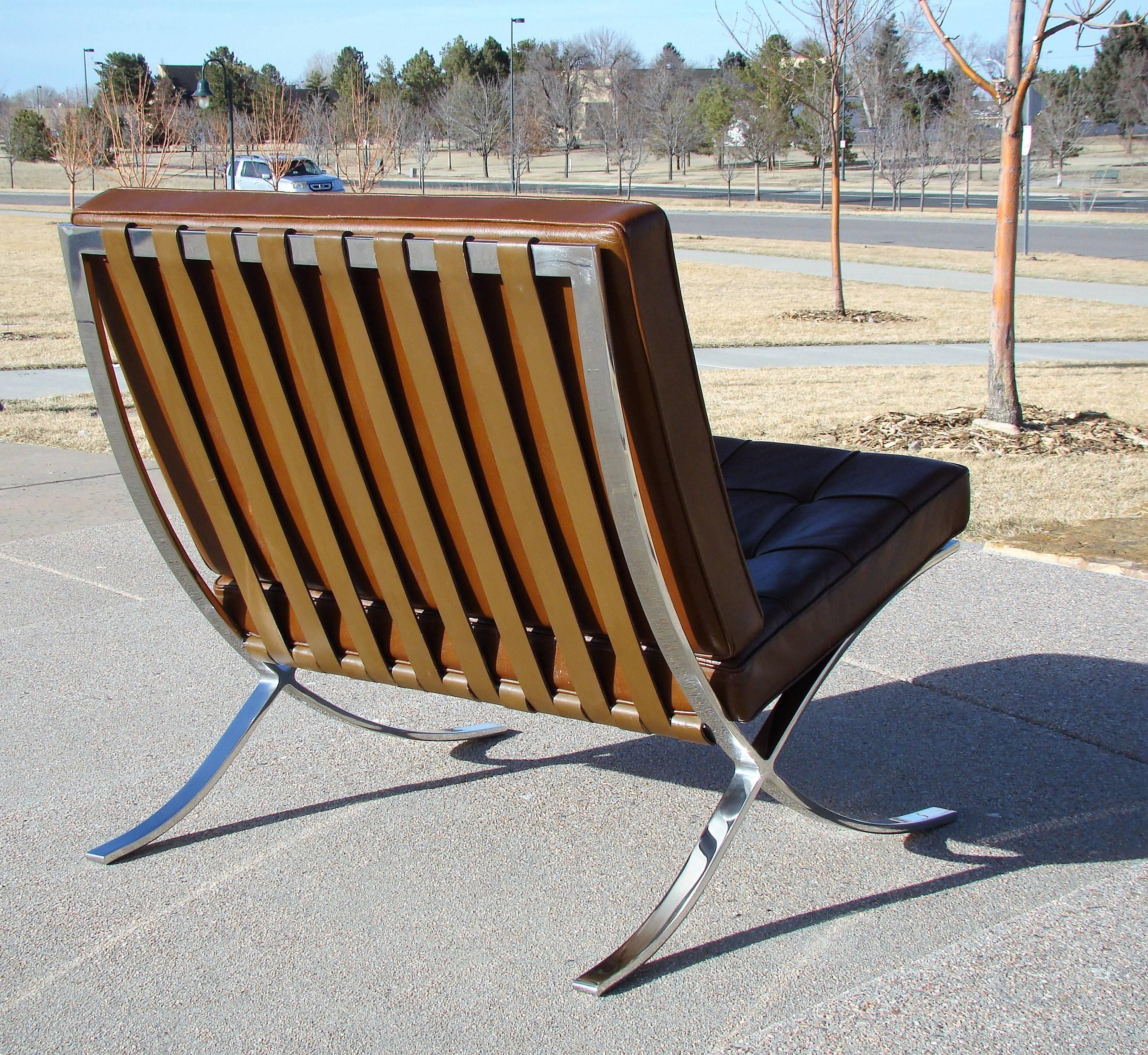 Early 20th Century Original Knoll Barcelona Chair in Dark Caramel Leather and Stainless Steel