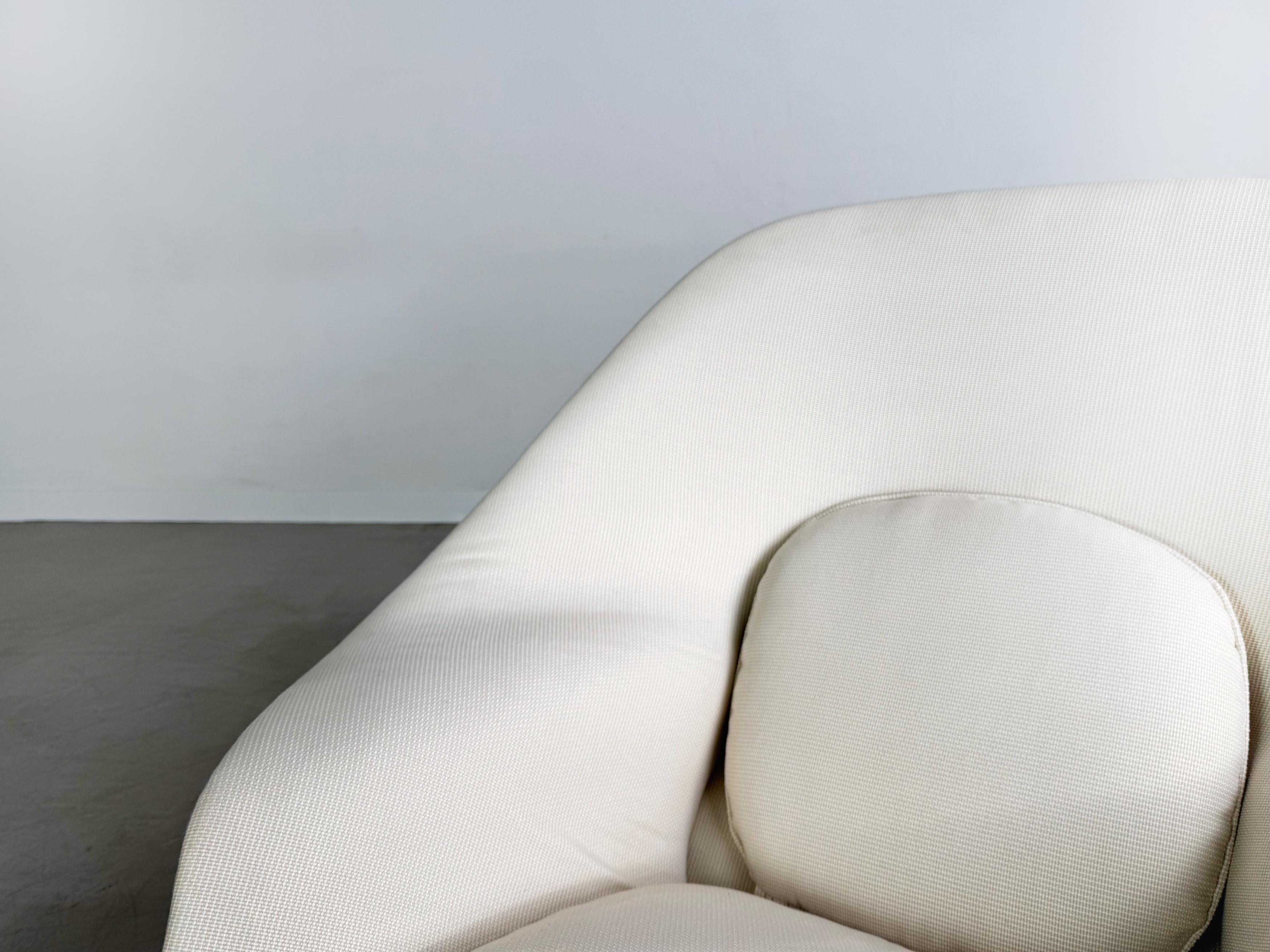 Sedia originale Knoll Intenational Eero Saarinen Sessel Womb del 1980 in vendita 1