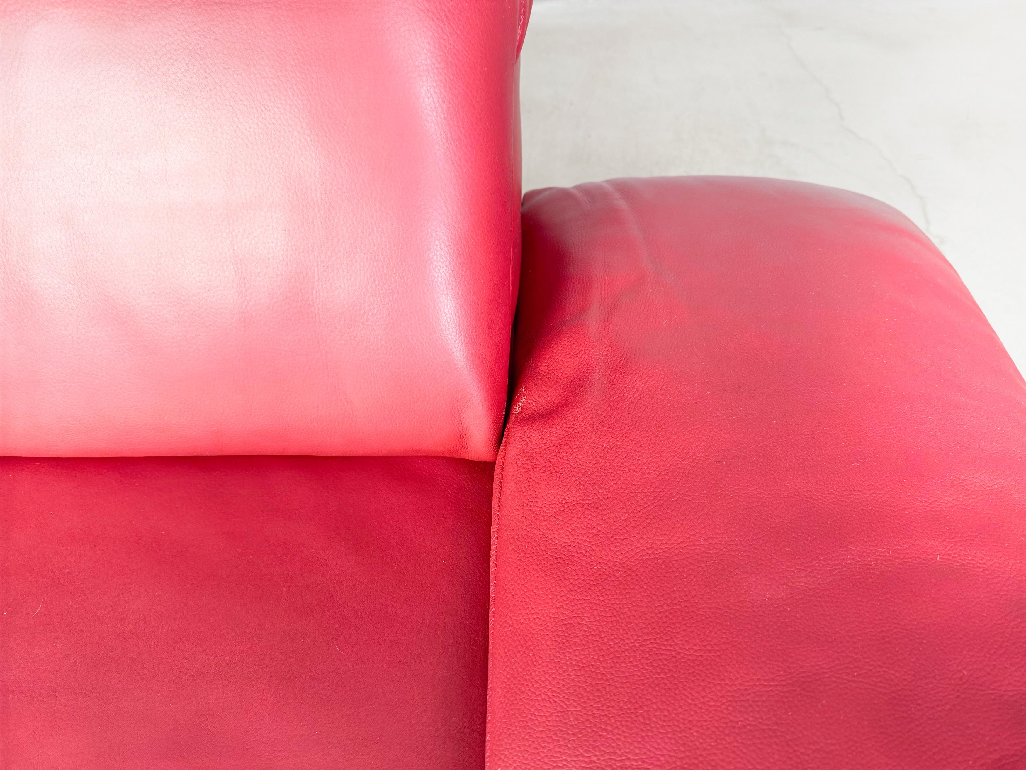 Pelle Divano originale Koinor Volare Divano di design Divano in pelle rosso ad angolo in vendita