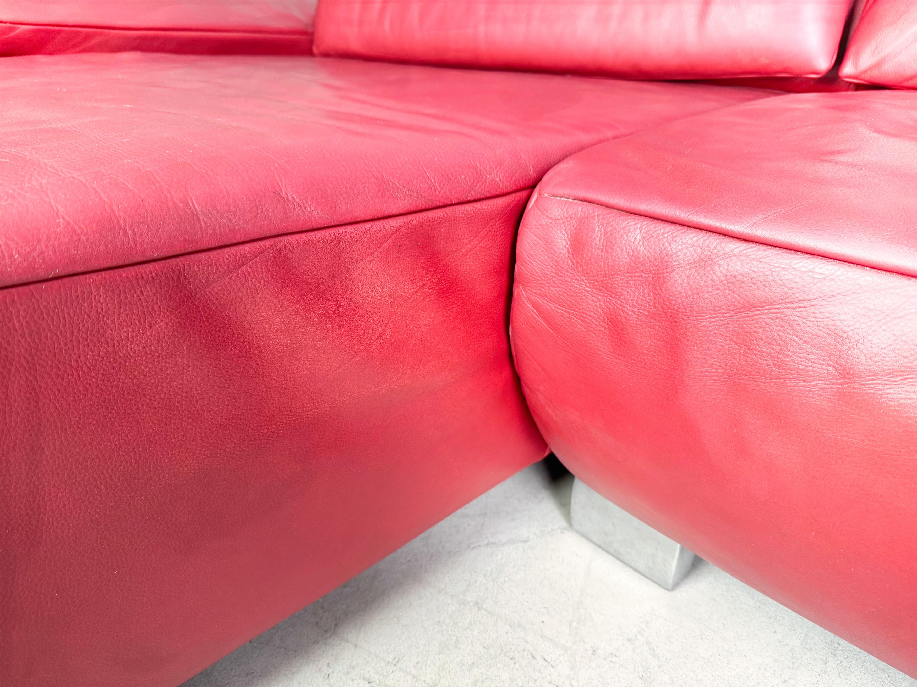 Divano originale Koinor Volare Divano di design Divano in pelle rosso ad angolo in vendita 1