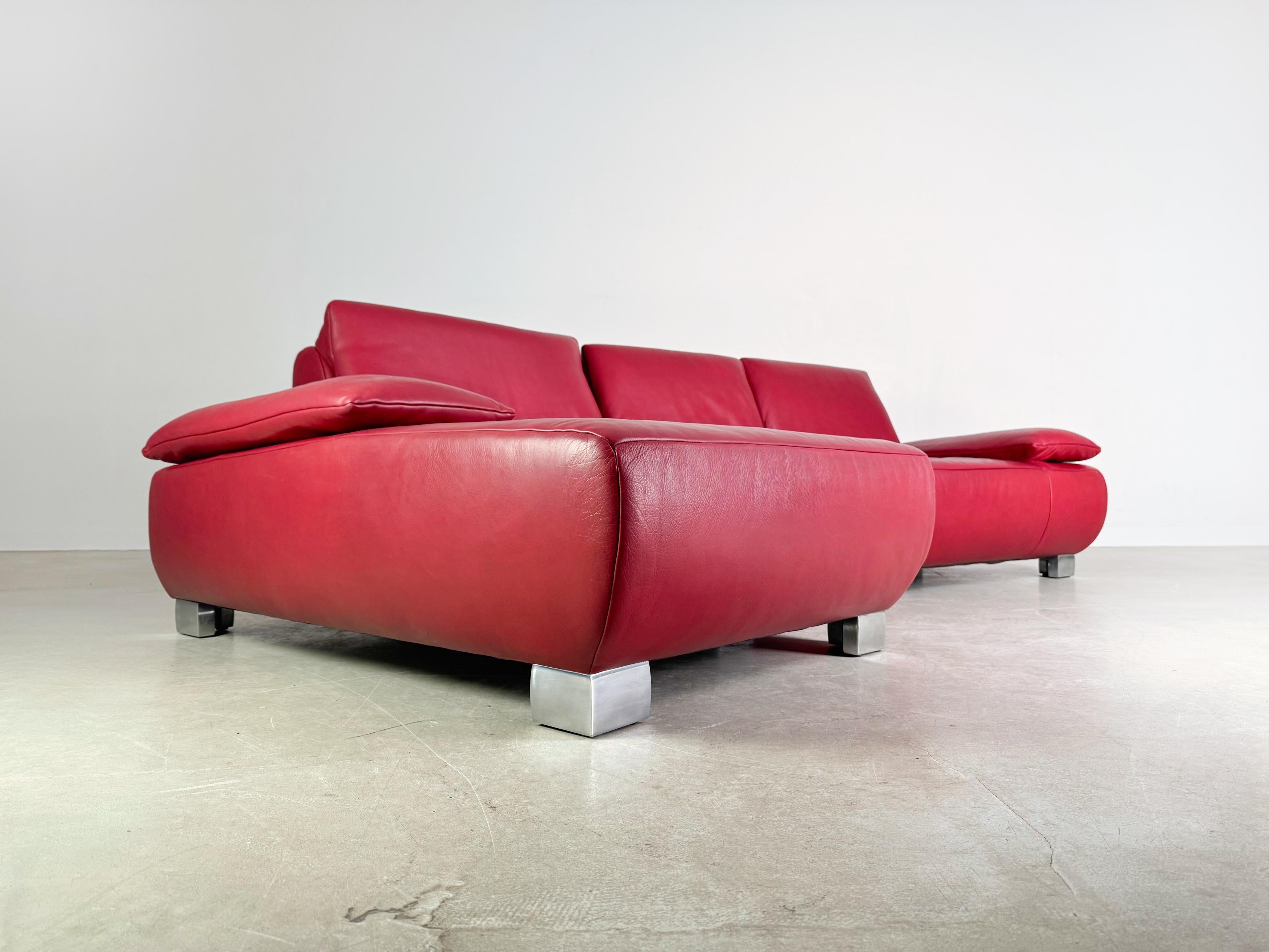 Divano originale Koinor Volare Divano di design Divano in pelle rosso ad angolo in vendita 2