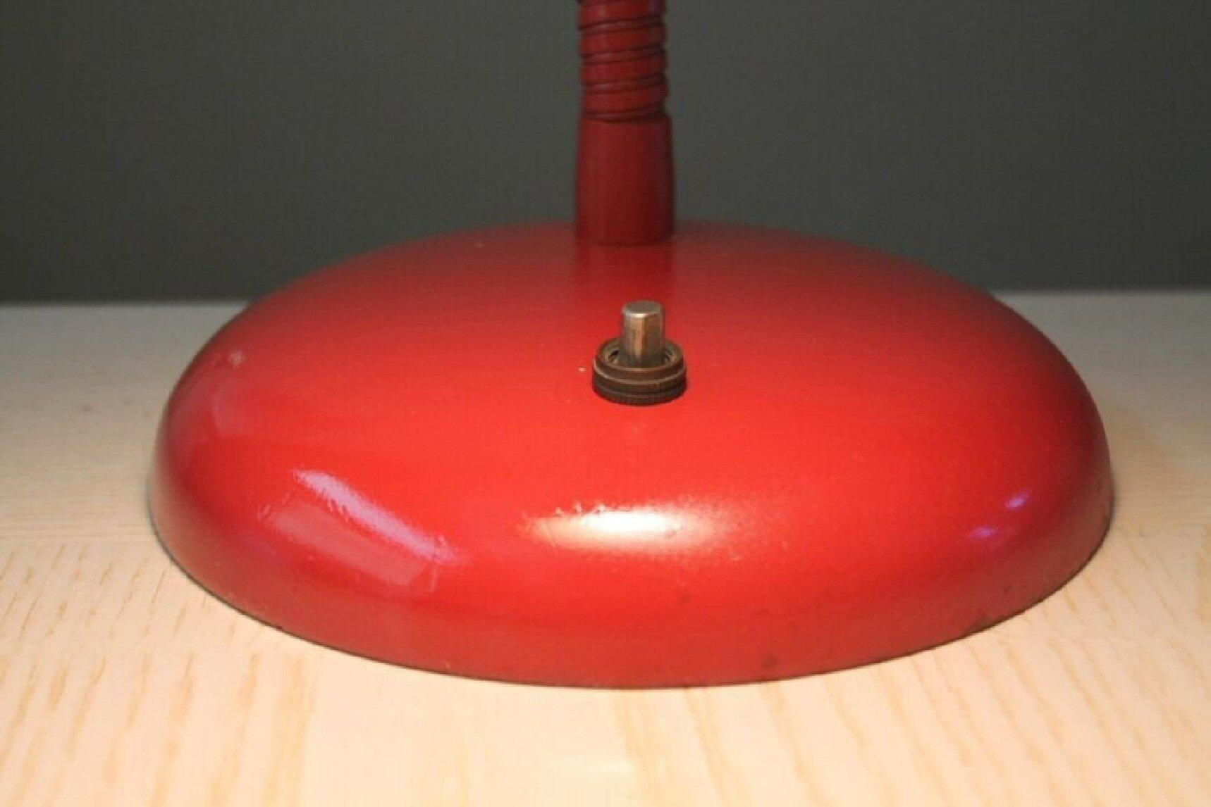 Ikonisch! Kurt Versen Gooseneck Tisch-Schreibtischlampe. Mid Century Modern 40s Rot #4410 im Zustand „Gut“ im Angebot in Peoria, AZ