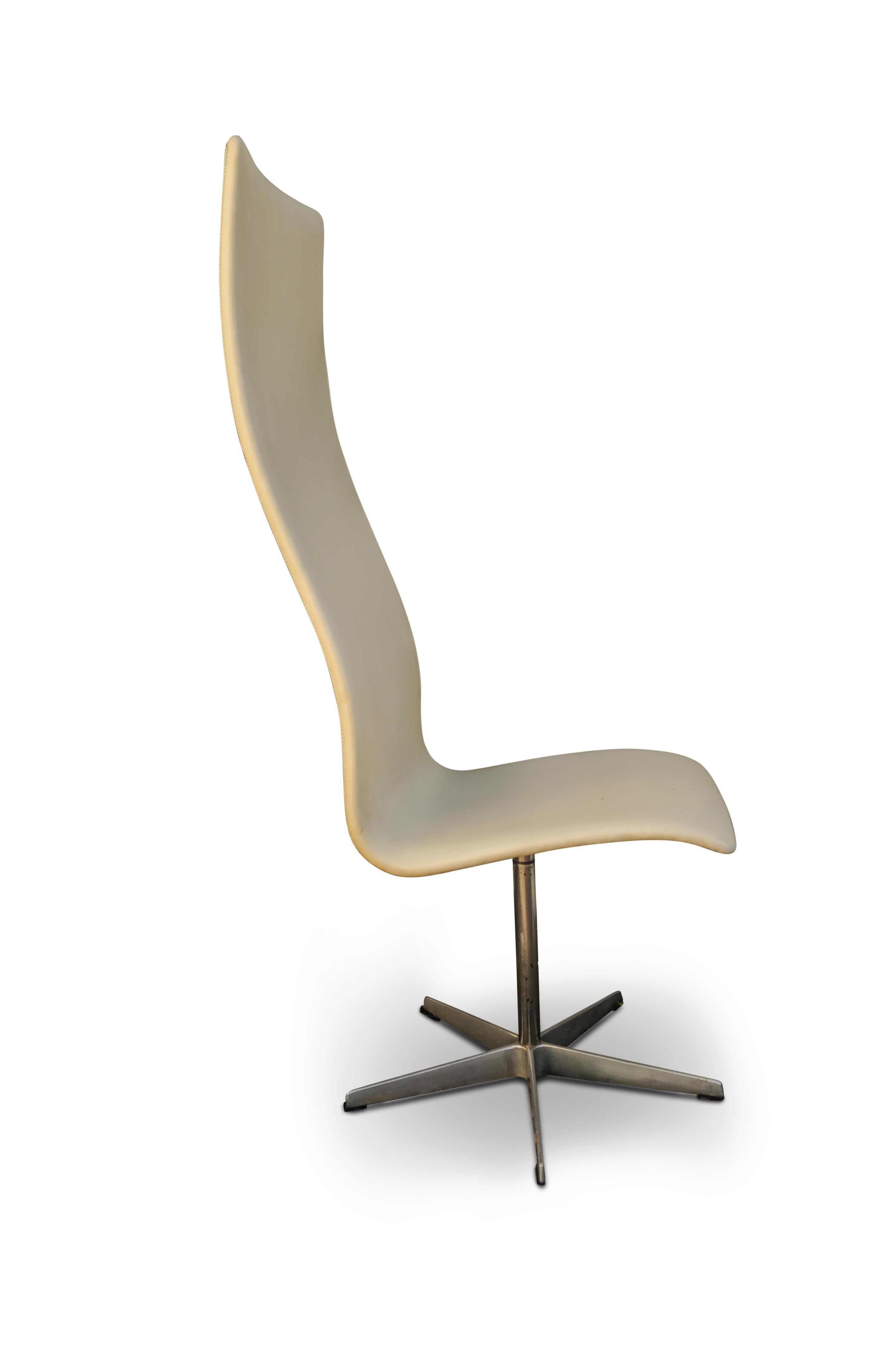 Mid-Century Modern Chaise Oxford étiquetée d'origine Arne Jacobsen pour Fritz Hansen en cuir crème en vente