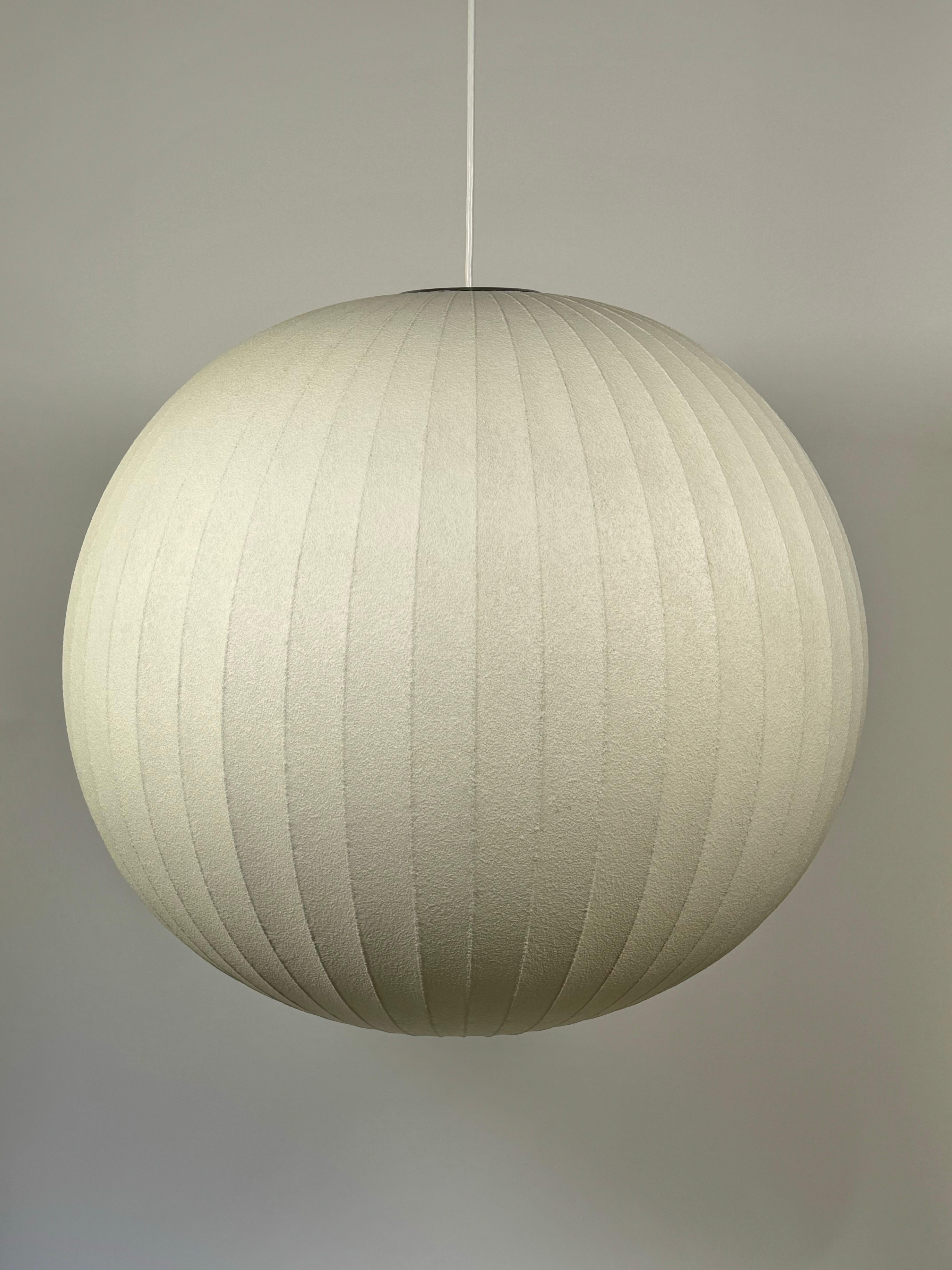 Mid-Century Modern Original Large George Nelson Bubble Lamps for Howard Miller (B) For Sale