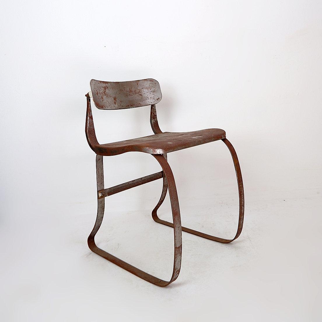 Chaise de santé industrielle originale de la fin des années 1930 en vente 2