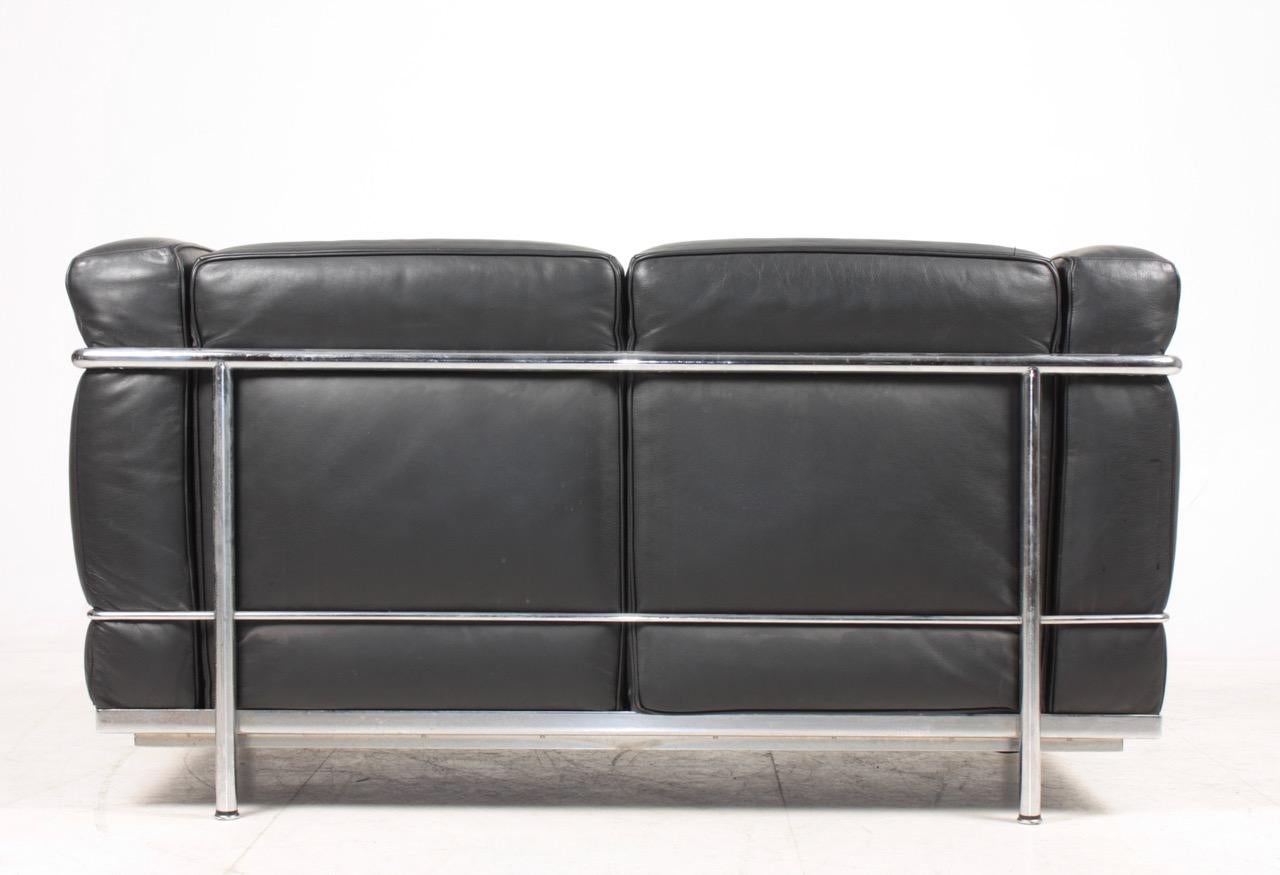 Mid-Century Modern Original 'LC2' Sofa by Le Corbusier, Jeanneret & Perriand for Cassina