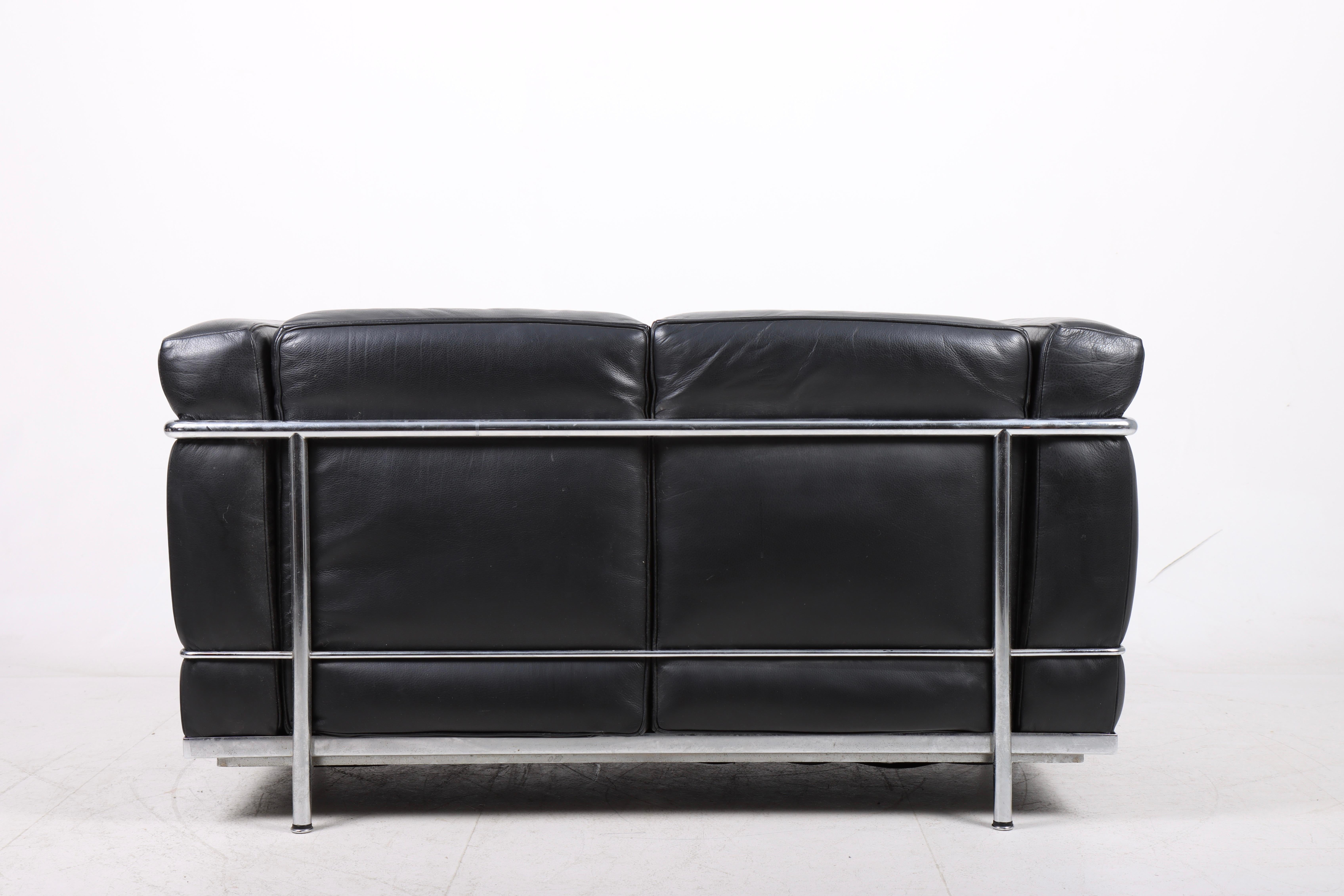 Mid-Century Modern Original 'LC2' Sofa by Le Corbusier, Jeanneret & Perriand for Cassina For Sale