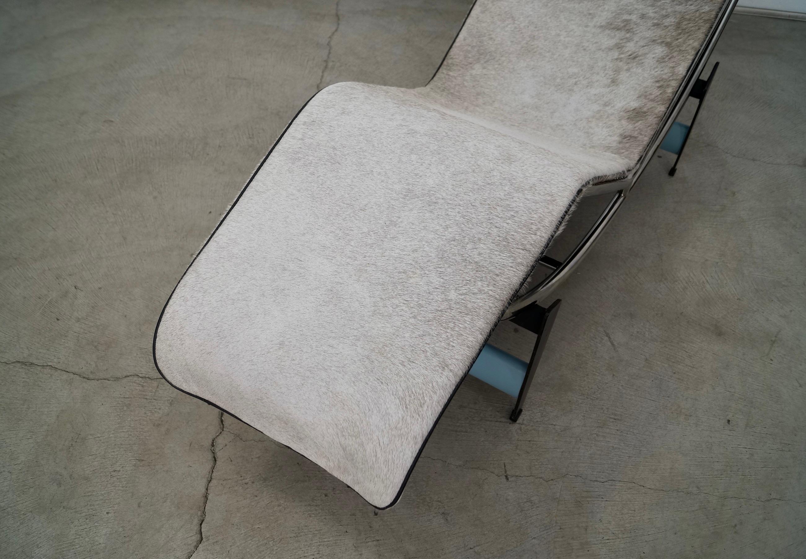 Original Le Corbusier LC4 Chaise Lounge Chair For Sale 7