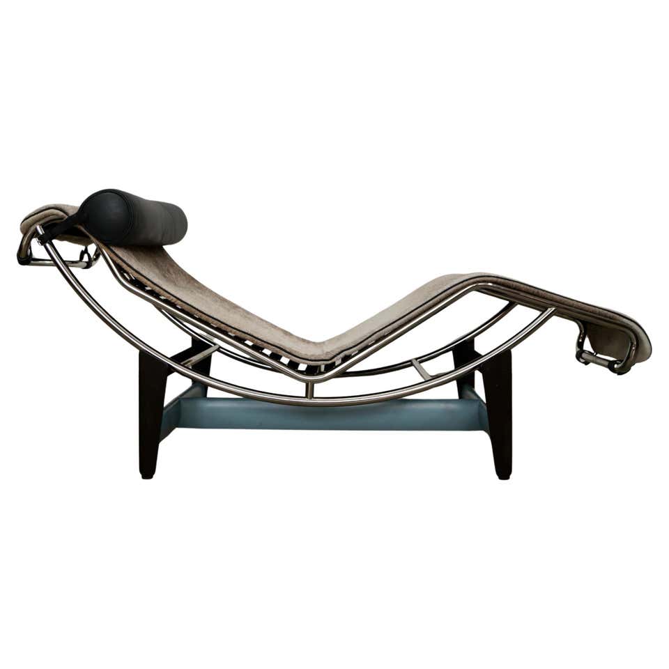 Le Corbusier Chaise Longues - 9 For Sale at 1stDibs | le corbusier ...