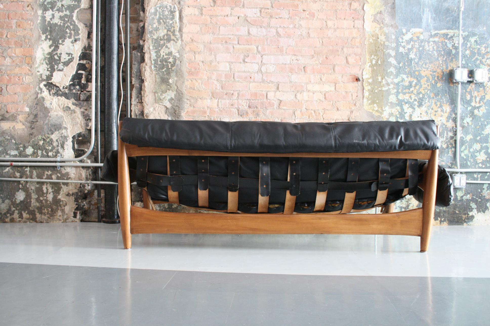 20th Century Original Leather and Rosewood Sheriff Sofa by Sergio Rodrigues Brazilian Modern