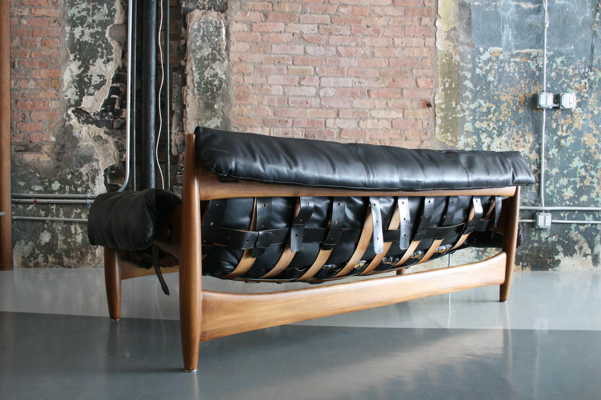 Original Leather and Rosewood Sheriff Sofa by Sergio Rodrigues Brazilian Modern 1