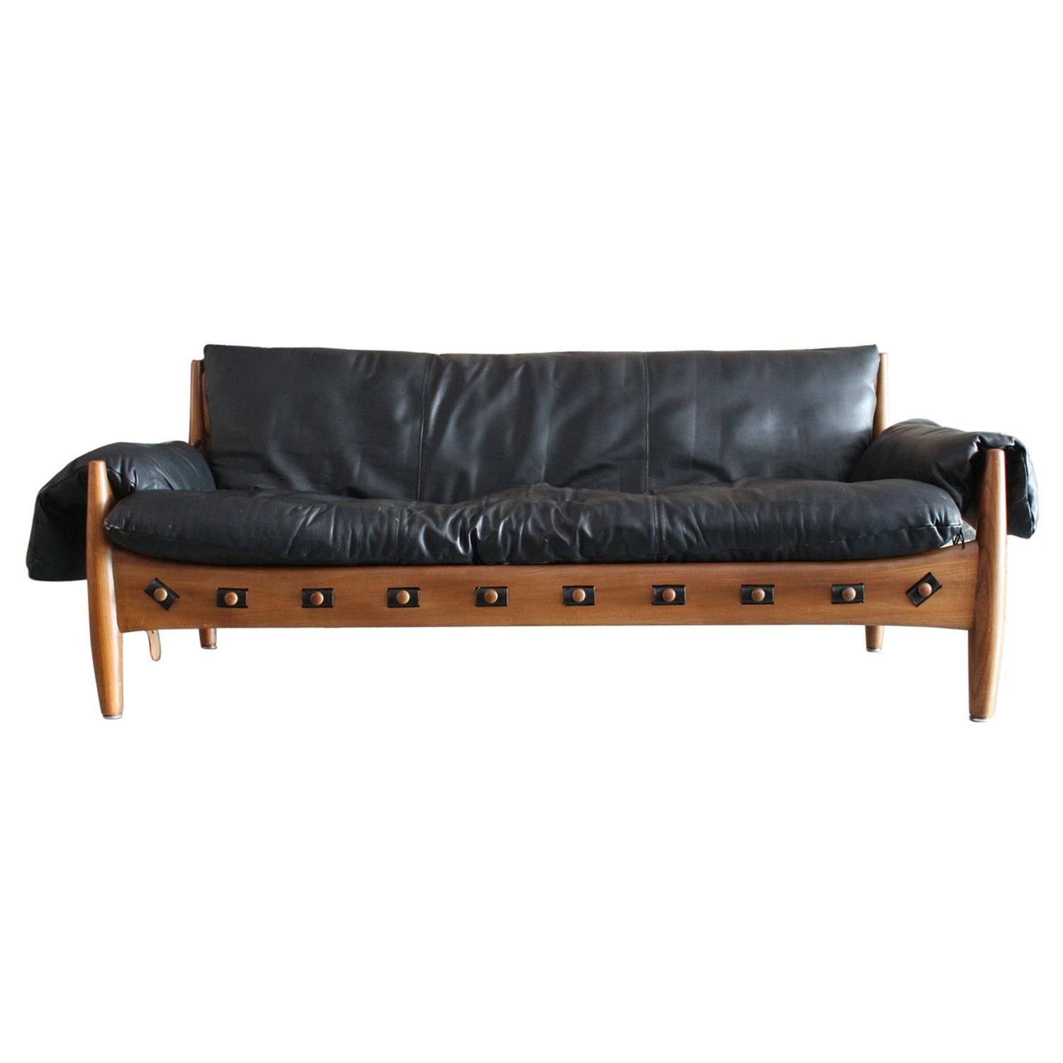 Original Leather and Rosewood Sheriff Sofa by Sergio Rodrigues Brazilian Modern