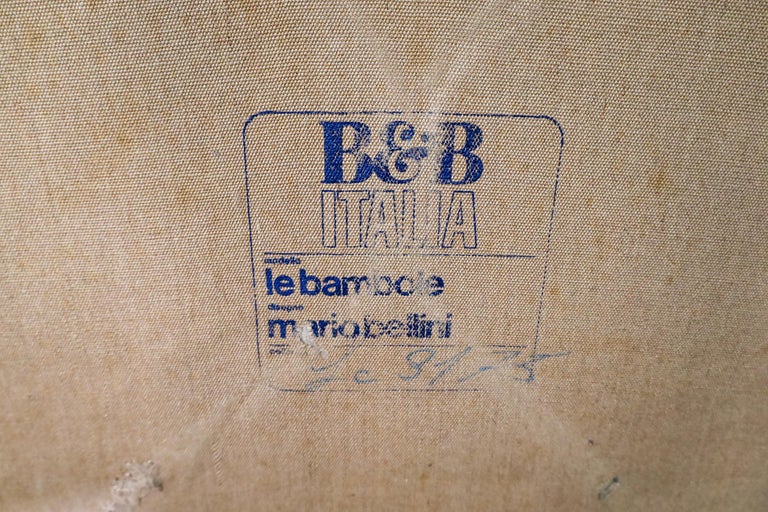 Original Leather Lounge Chair & Pouf Le Bambole by Mario Bellini for B&B Italia For Sale 4