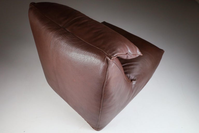 Original Leather Lounge Chair & Pouf Le Bambole by Mario Bellini for B&B Italia For Sale 8