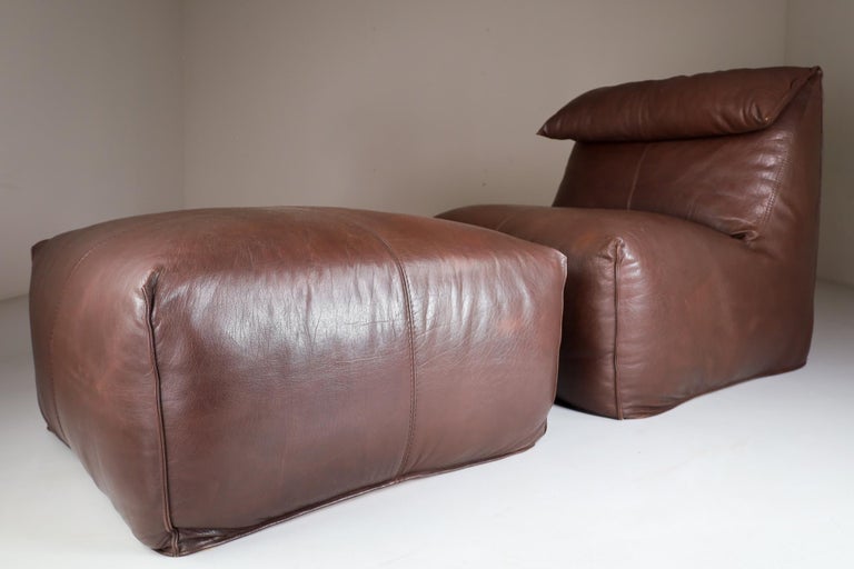Mid-Century Modern Original Leather Lounge Chair & Pouf Le Bambole by Mario Bellini for B&B Italia For Sale