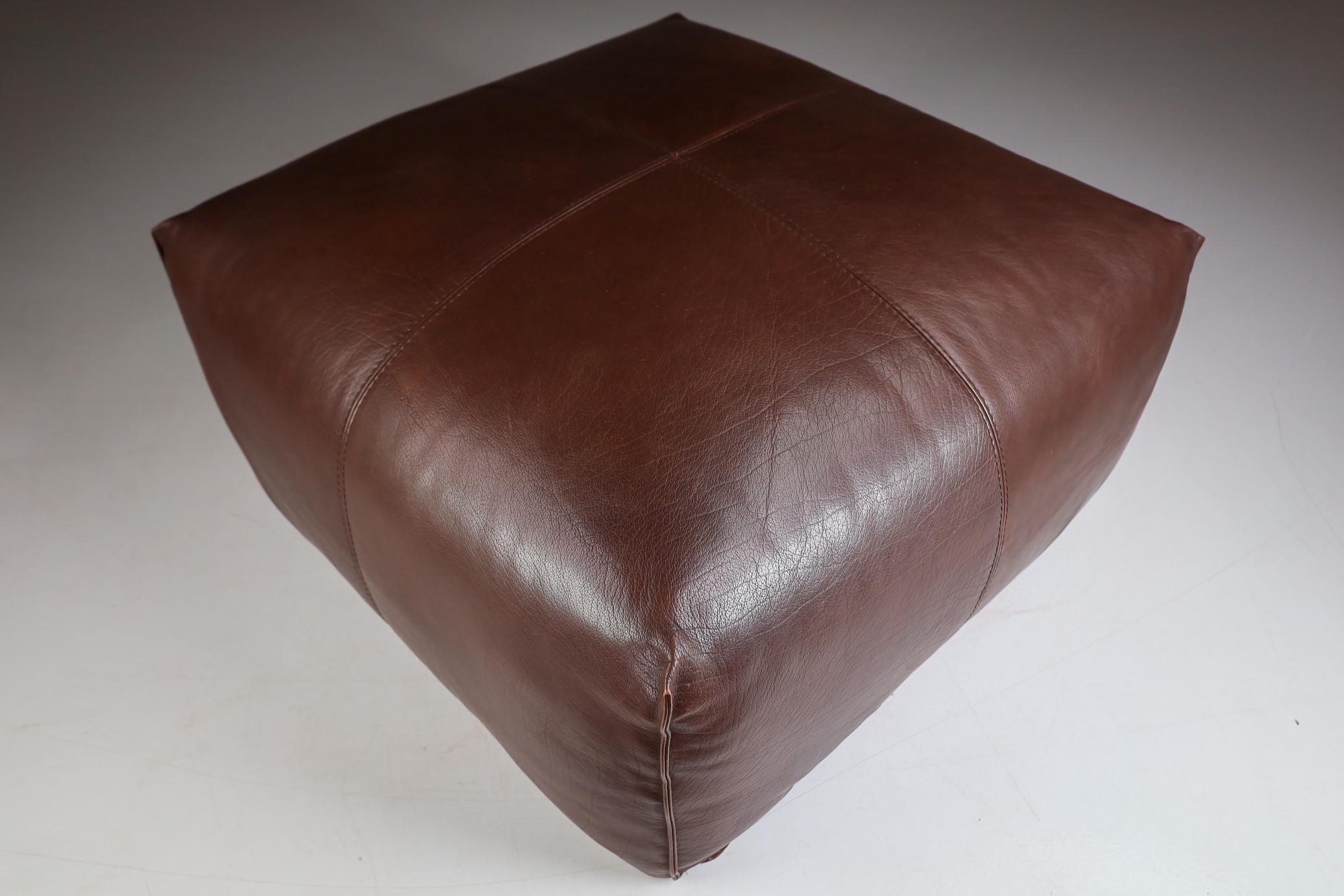 Italian Original Leather Lounge Chair & Pouf Le Bambole by Mario Bellini for B&B Italia