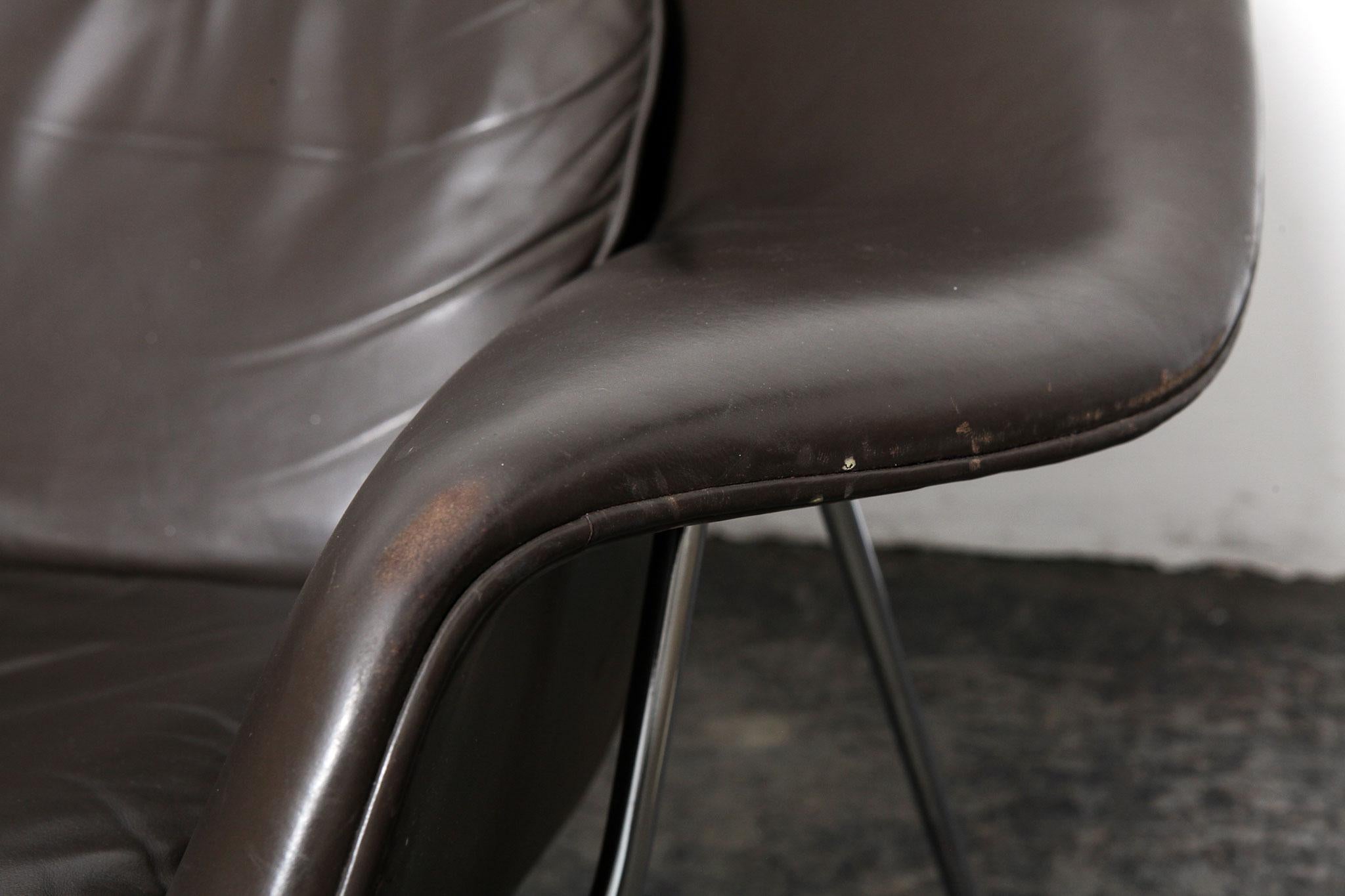 Original Leather 'Womb' Chair by Eero Saarinen for Knoll In Good Condition In North Hollywood, CA