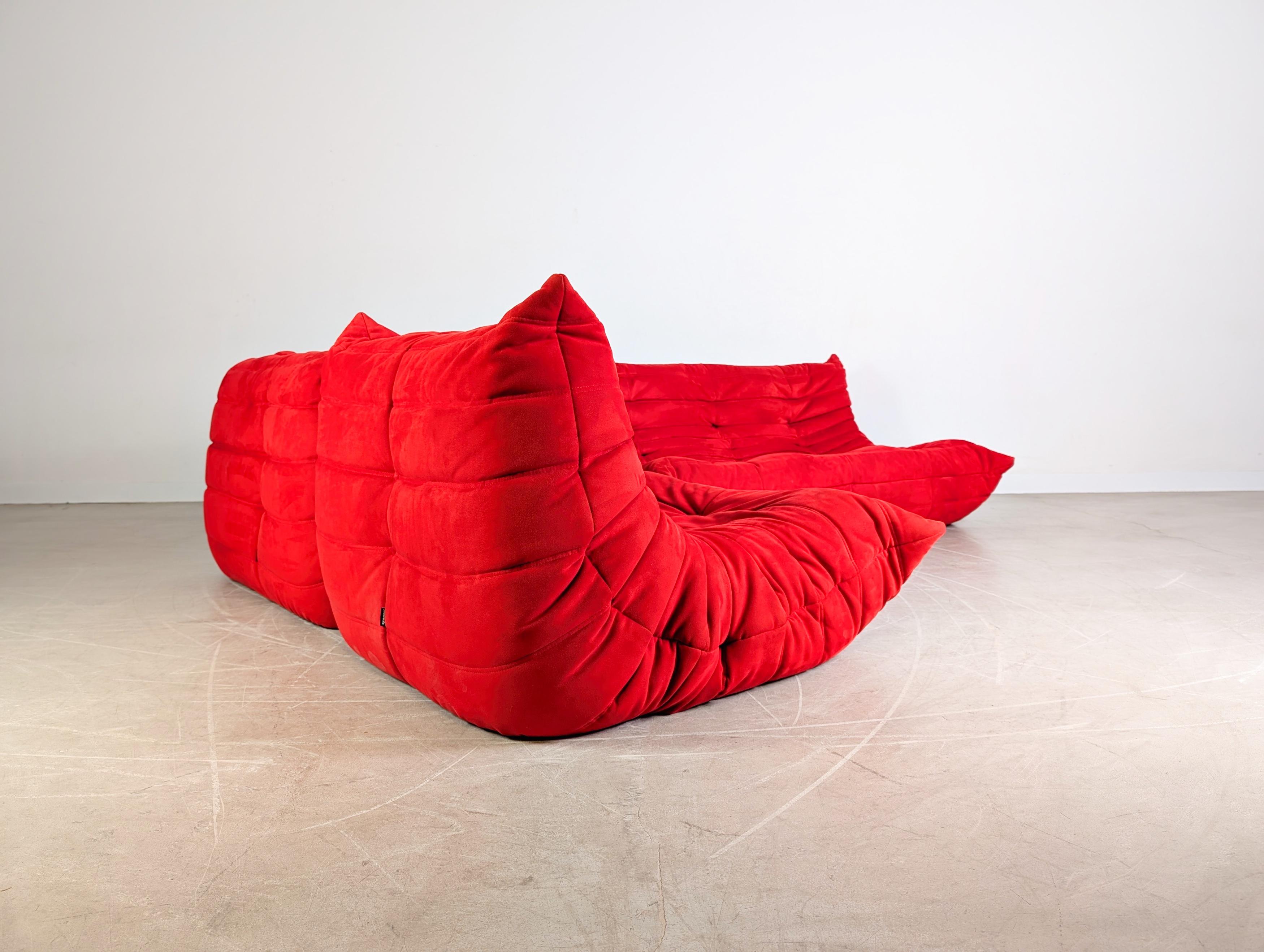 Francese Original Ligne Roset Ecksofa Togo Couch Ducaroy Wildleder rot in vendita