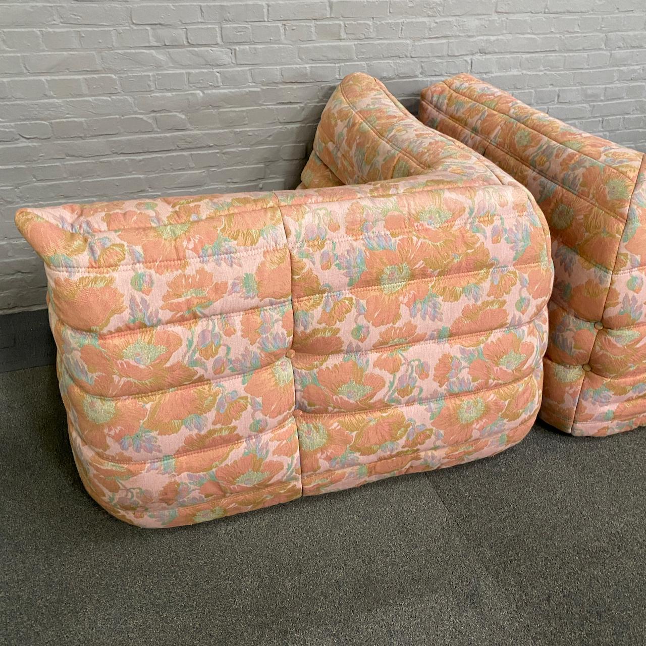 70s Original Togo - Ligne Roset floral 4 piece sofa set. Michel Ducaroy - France For Sale 2
