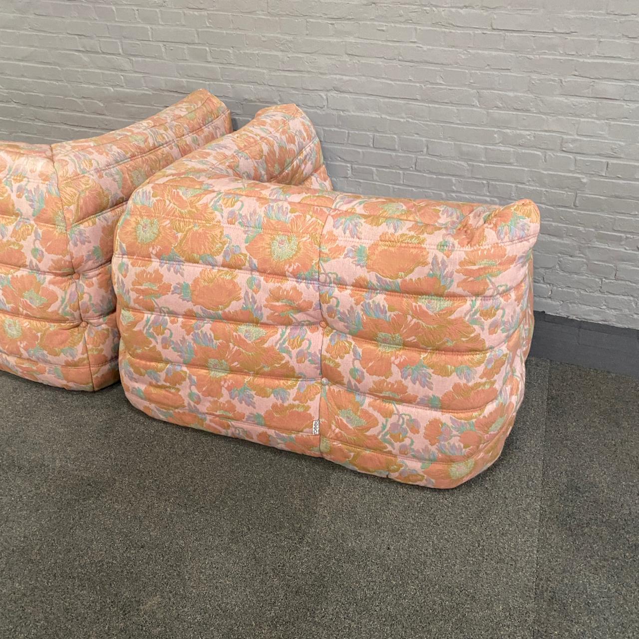 70s Original Togo - Ligne Roset floral 4 piece sofa set. Michel Ducaroy - France For Sale 3