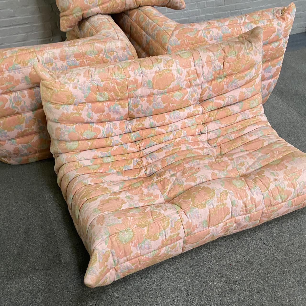 70s Original Togo - Ligne Roset floral 4 piece sofa set. Michel Ducaroy - France For Sale 6